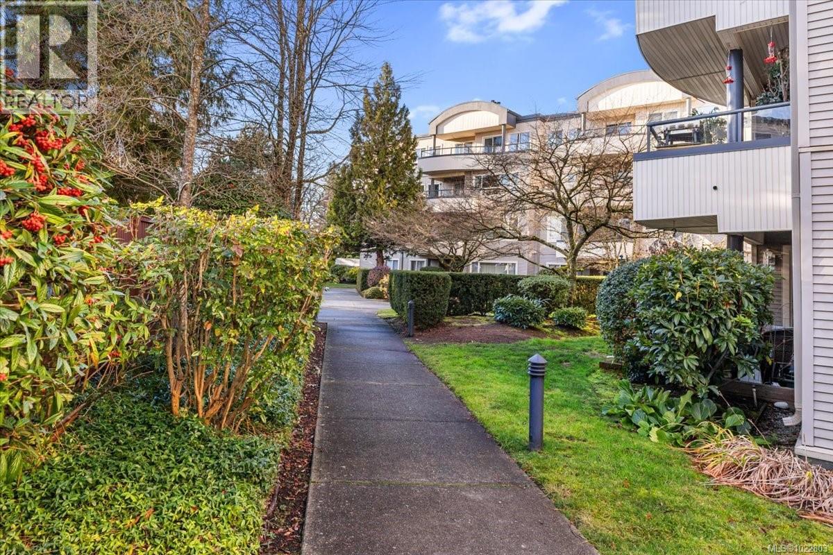 211 770 Poplar St, Nanaimo