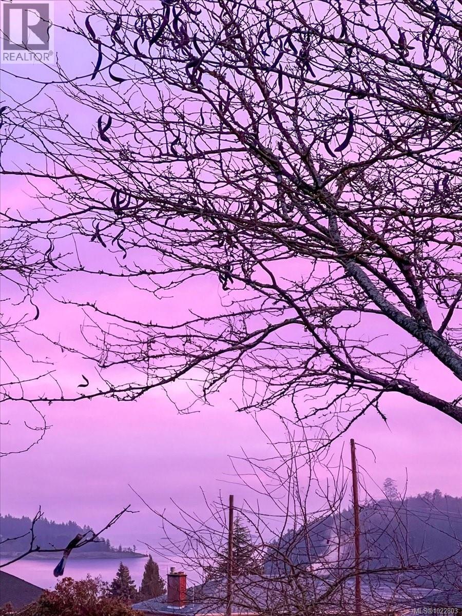 211 770 Poplar St, Nanaimo