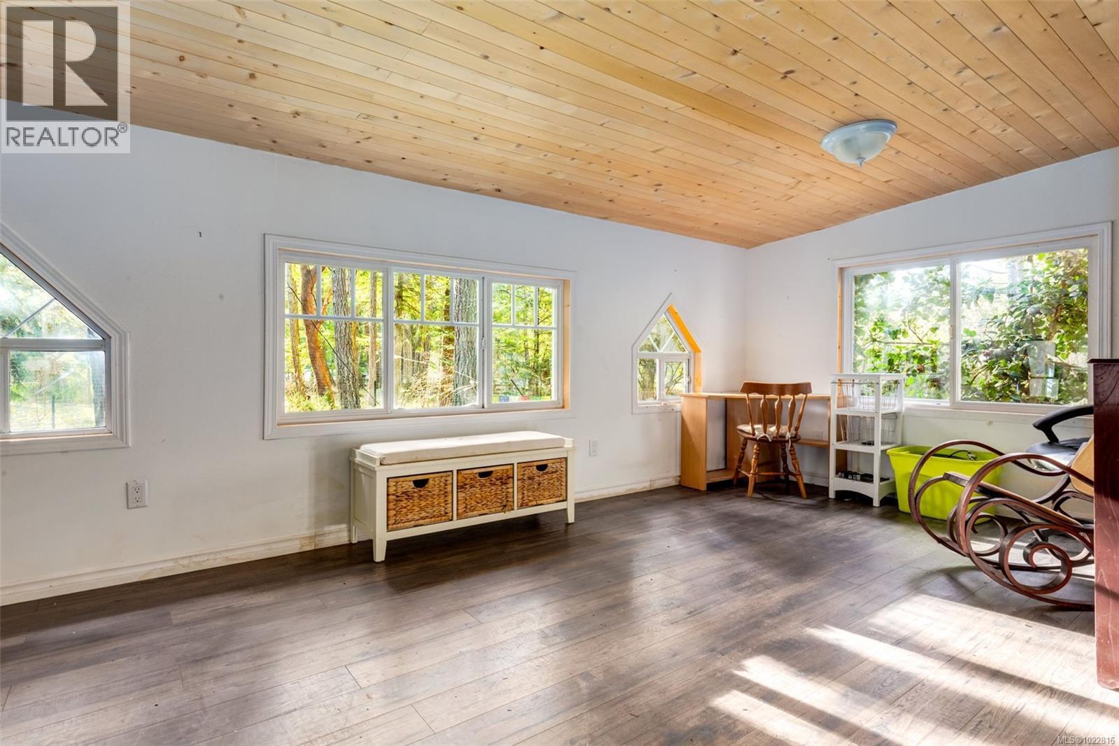 1900 Martin Rd - 10