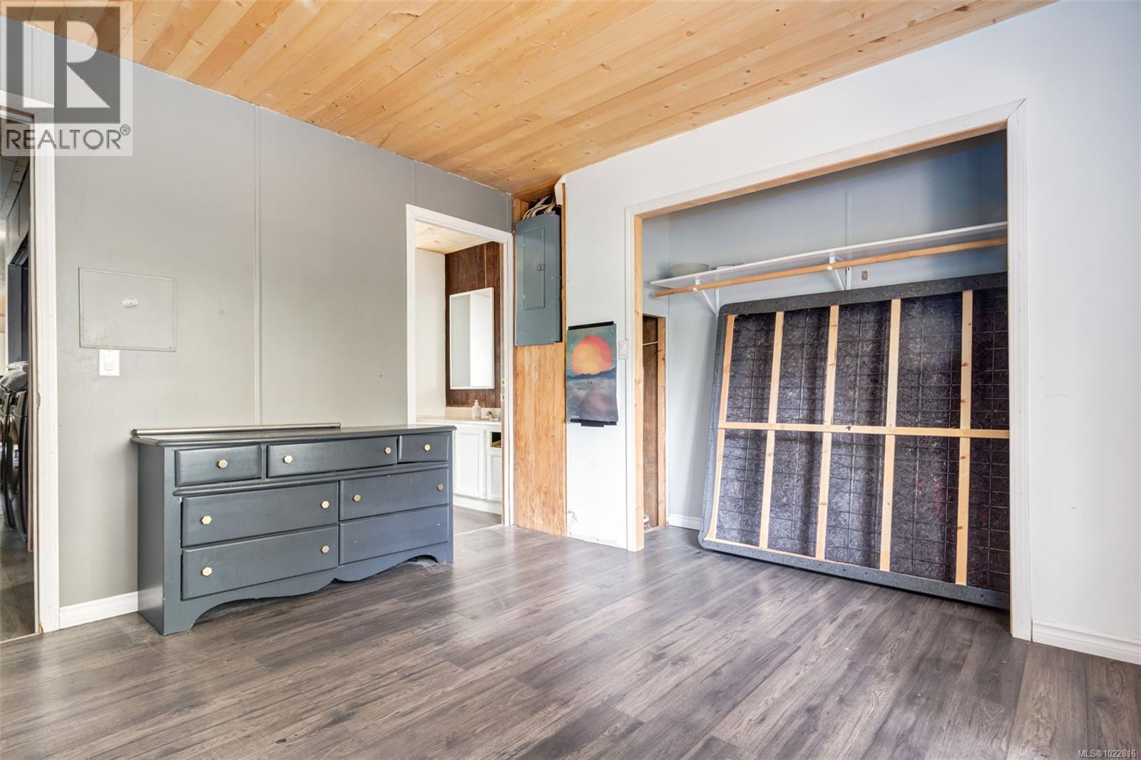 1900 Martin Rd - 19