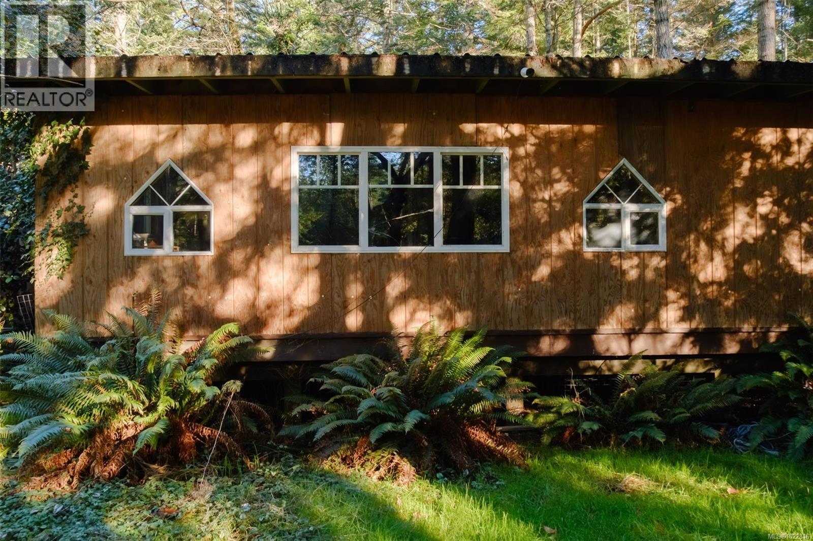 1900 Martin Rd - 33