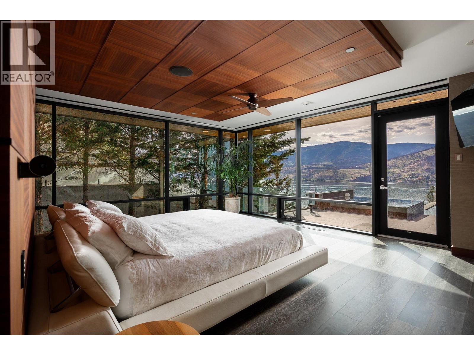 19 180 Sheerwater Court, Kelowna