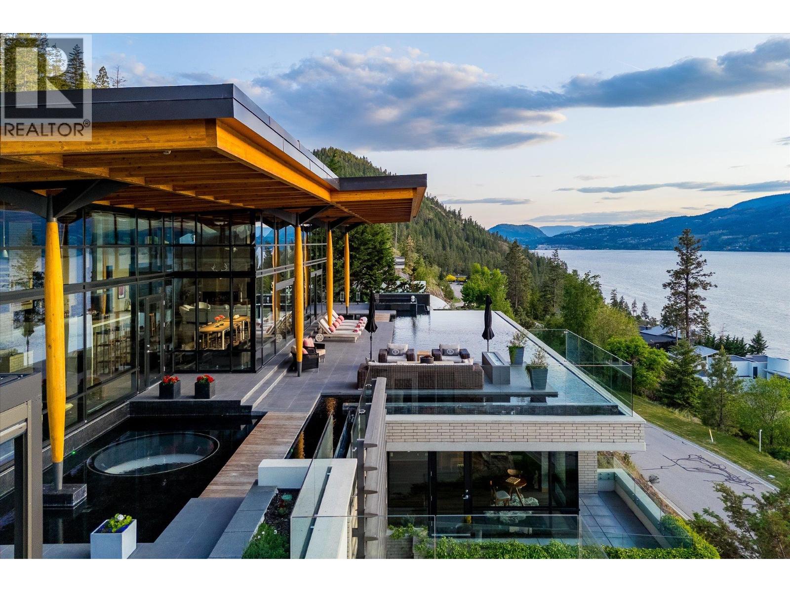 19 180 Sheerwater Court, Kelowna