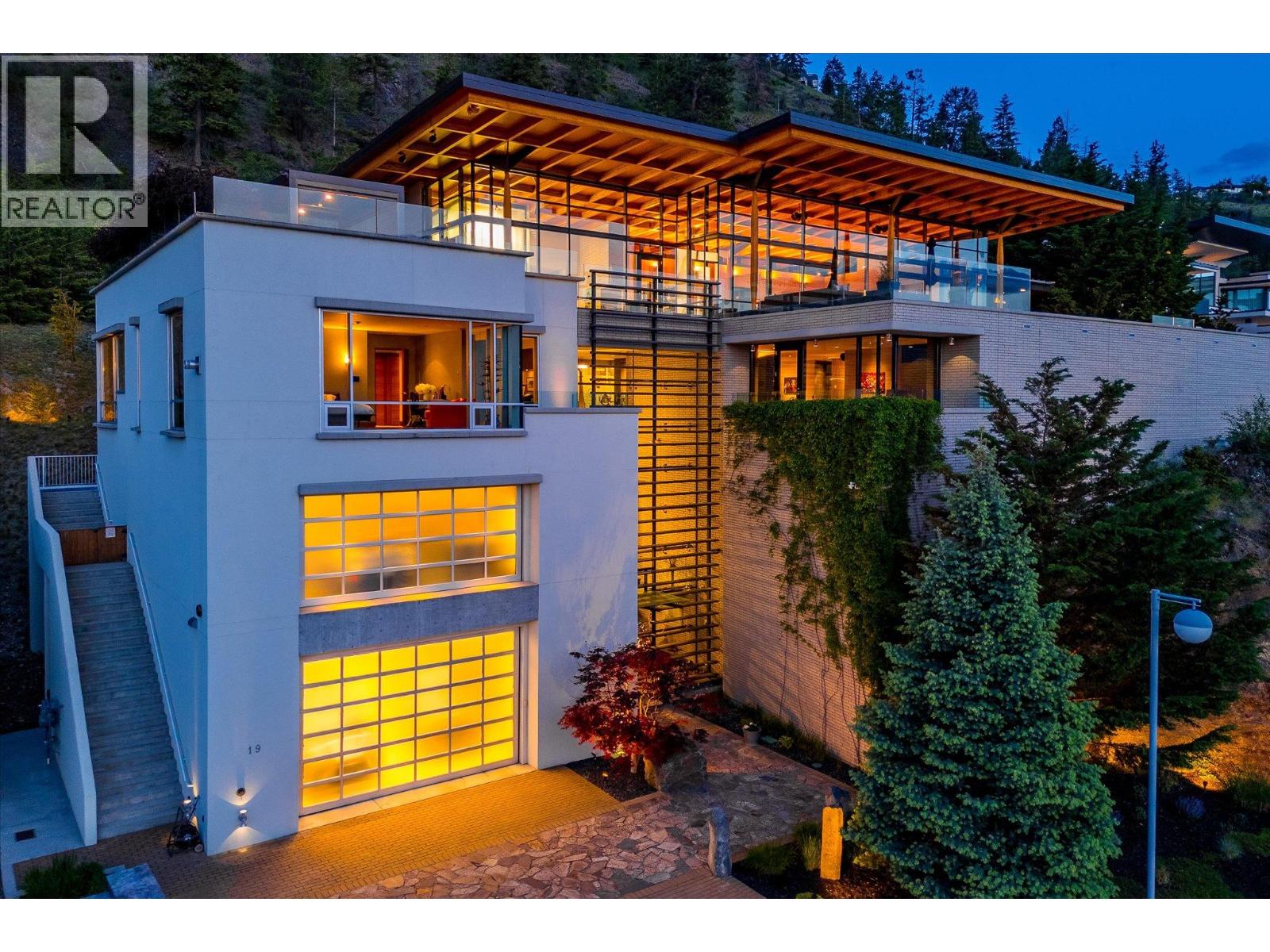 19 180 Sheerwater Court, Kelowna