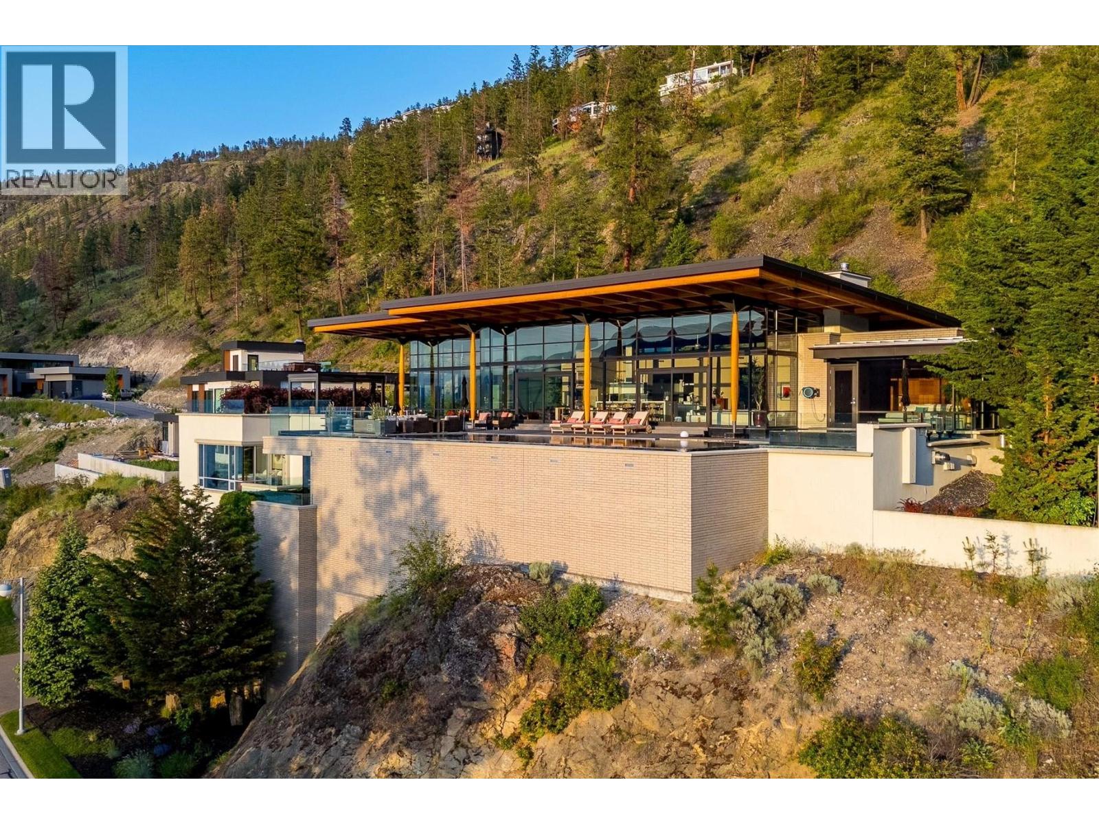 19 180 Sheerwater Court, Kelowna