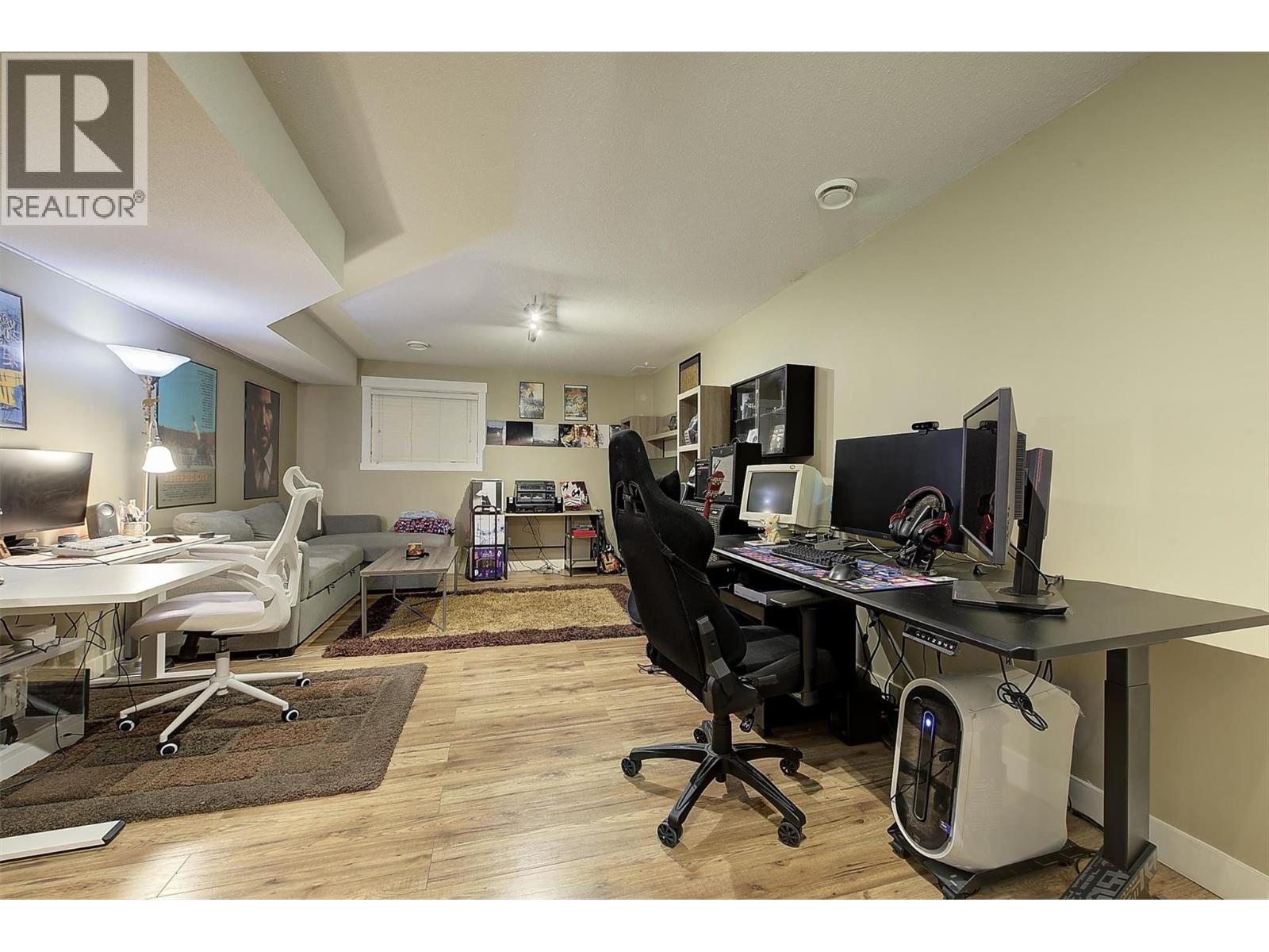  1682 Vineyard Drive, West Kelowna