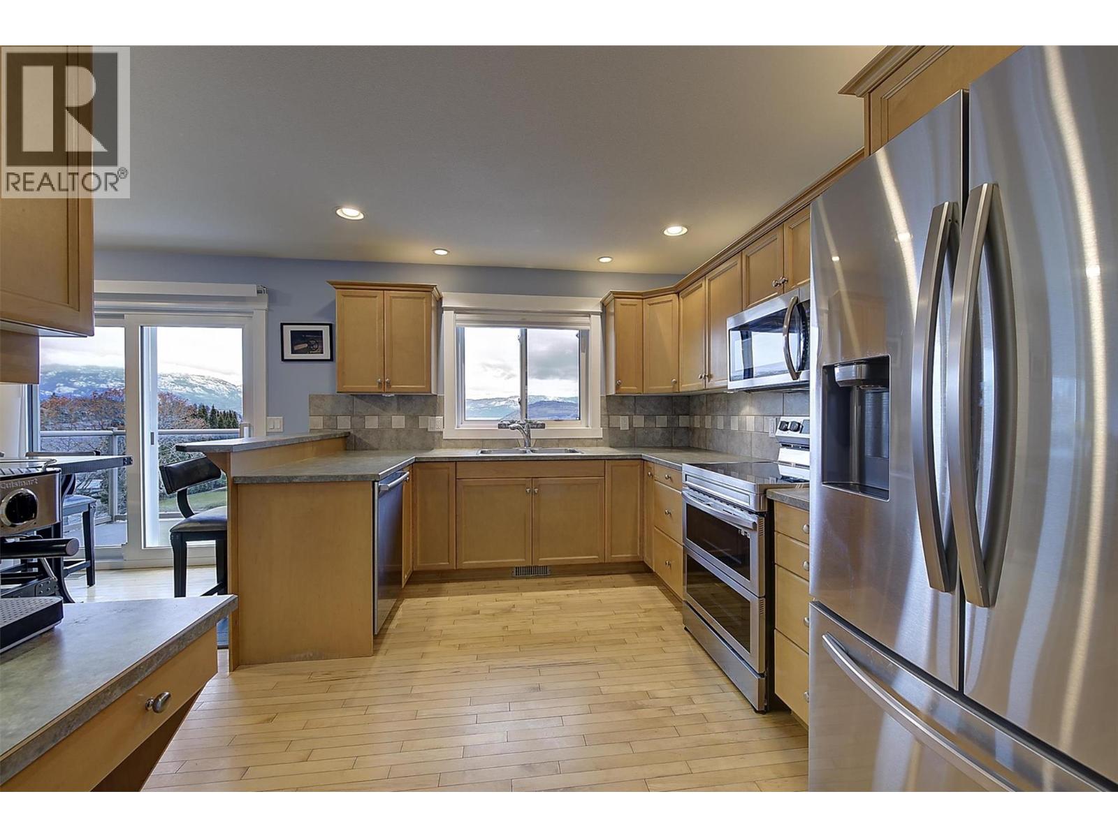  1682 Vineyard Drive, West Kelowna