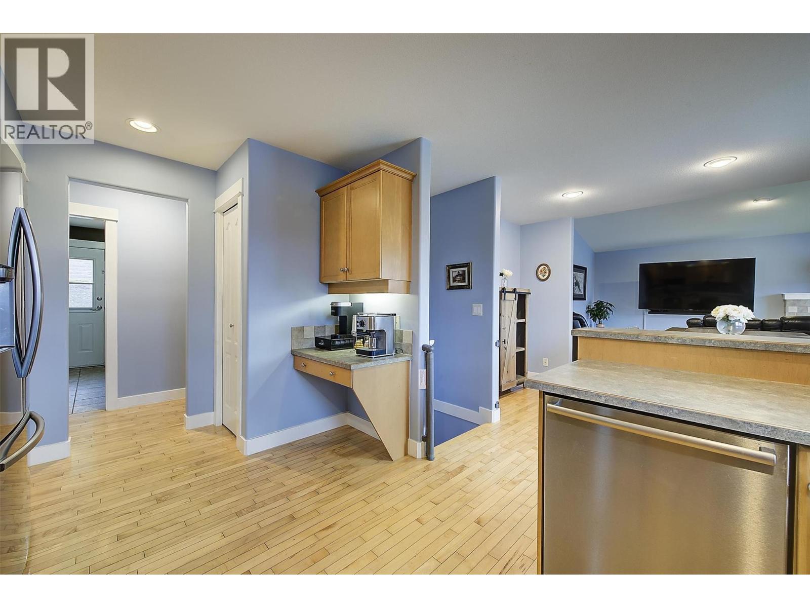  1682 Vineyard Drive, West Kelowna