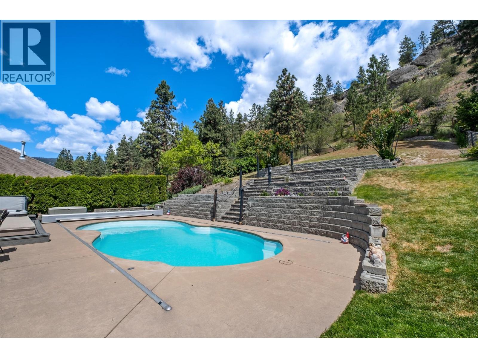  1682 Vineyard Drive, West Kelowna