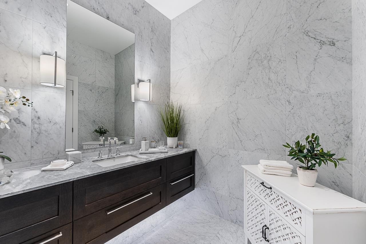 PH 2 1501 FOSTER STREET, White Rock