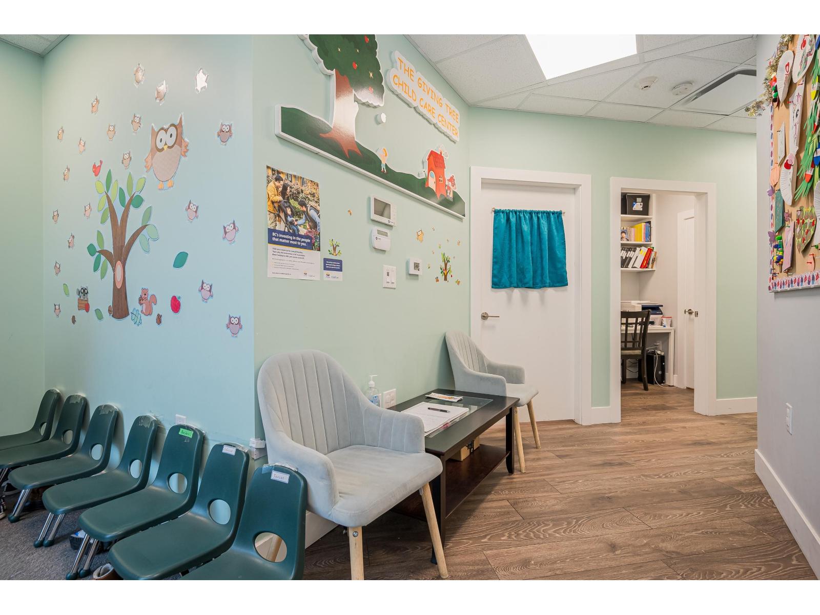Office in Surrey - Image 21