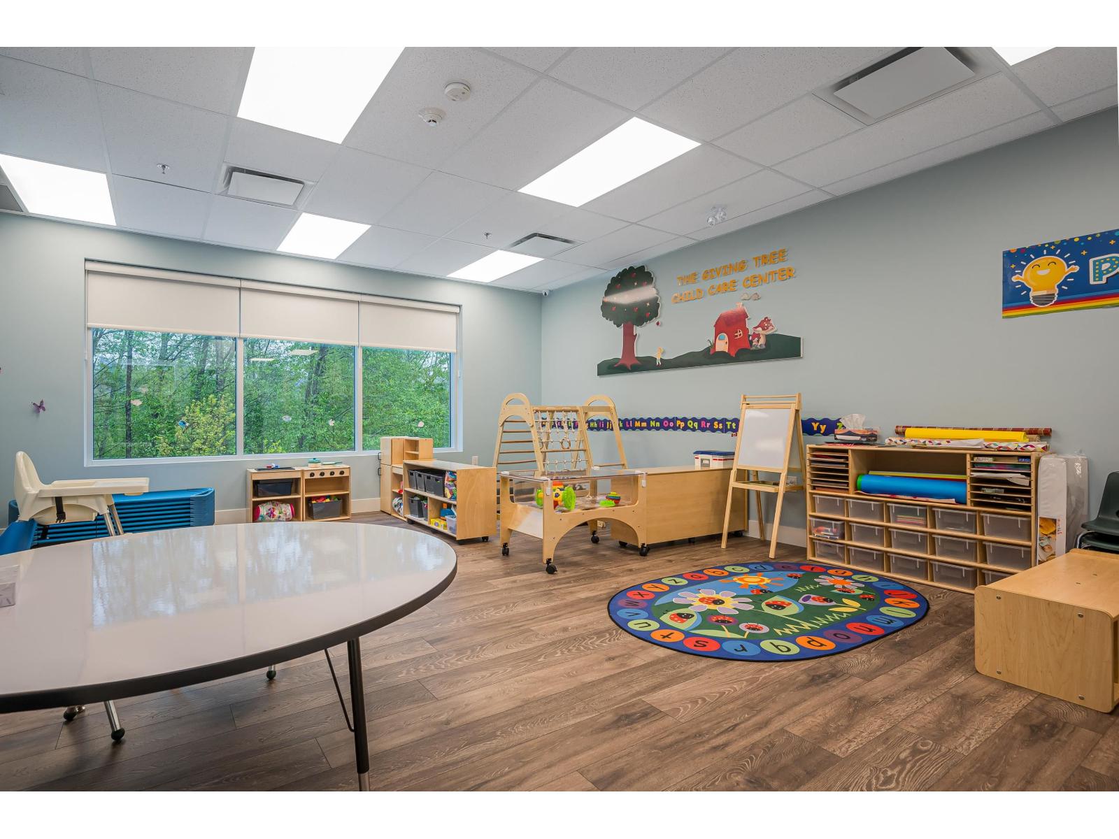 Office in Surrey - Image 6