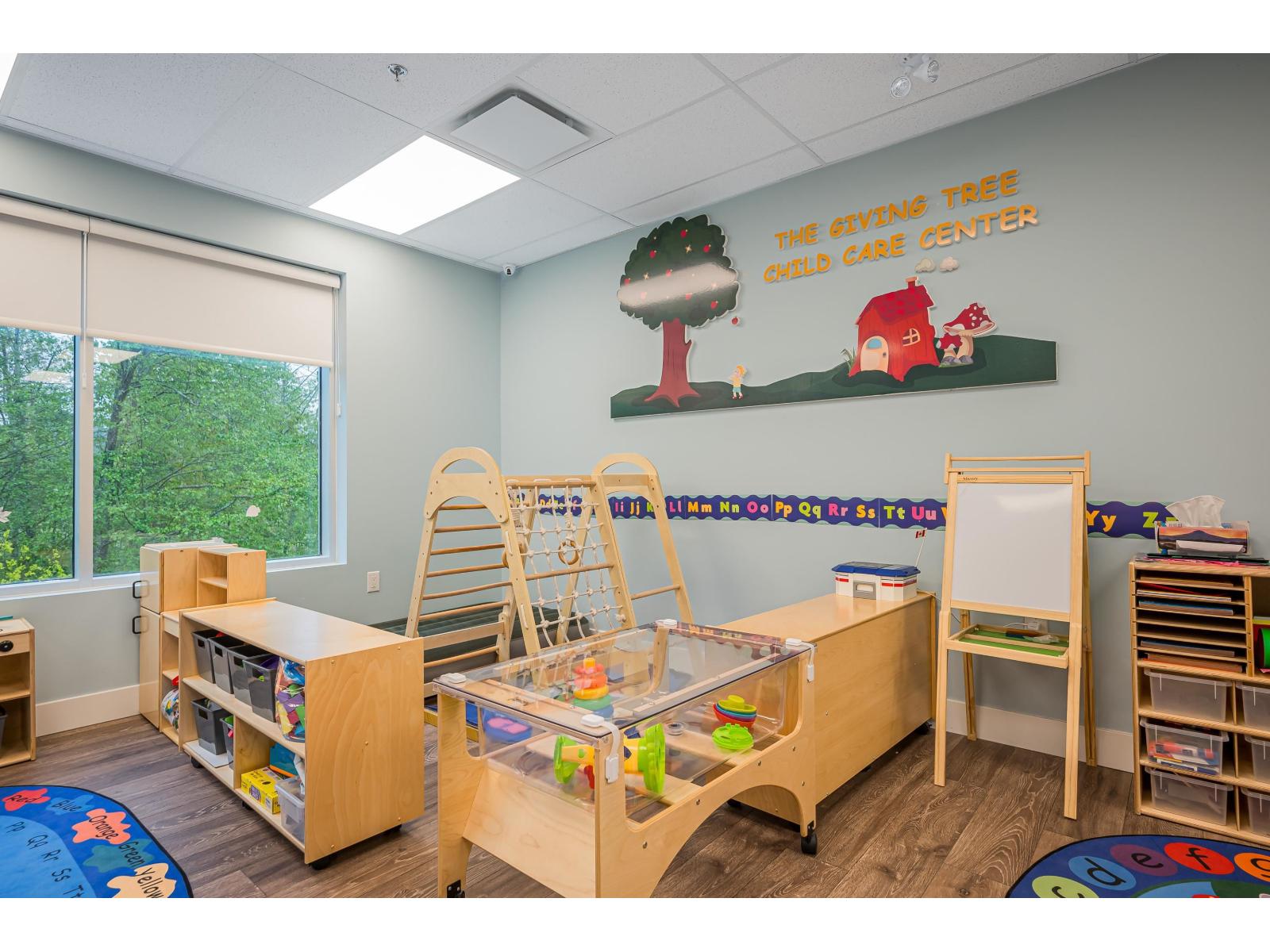 Office in Surrey - Image 8