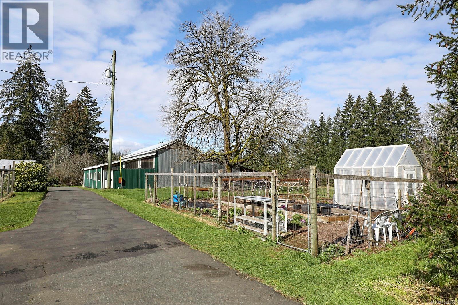 7792 Island Hwy N, Black Creek