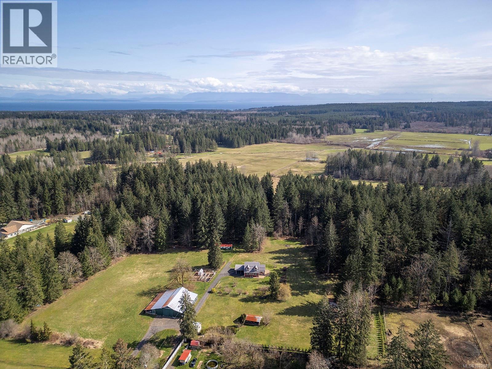 7792 Island Hwy N, Black Creek