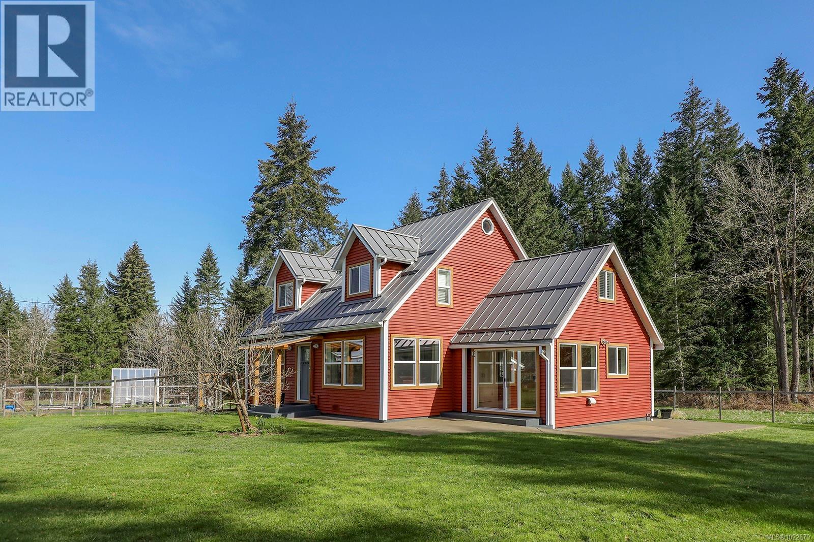 7792 Island Hwy N, Black Creek