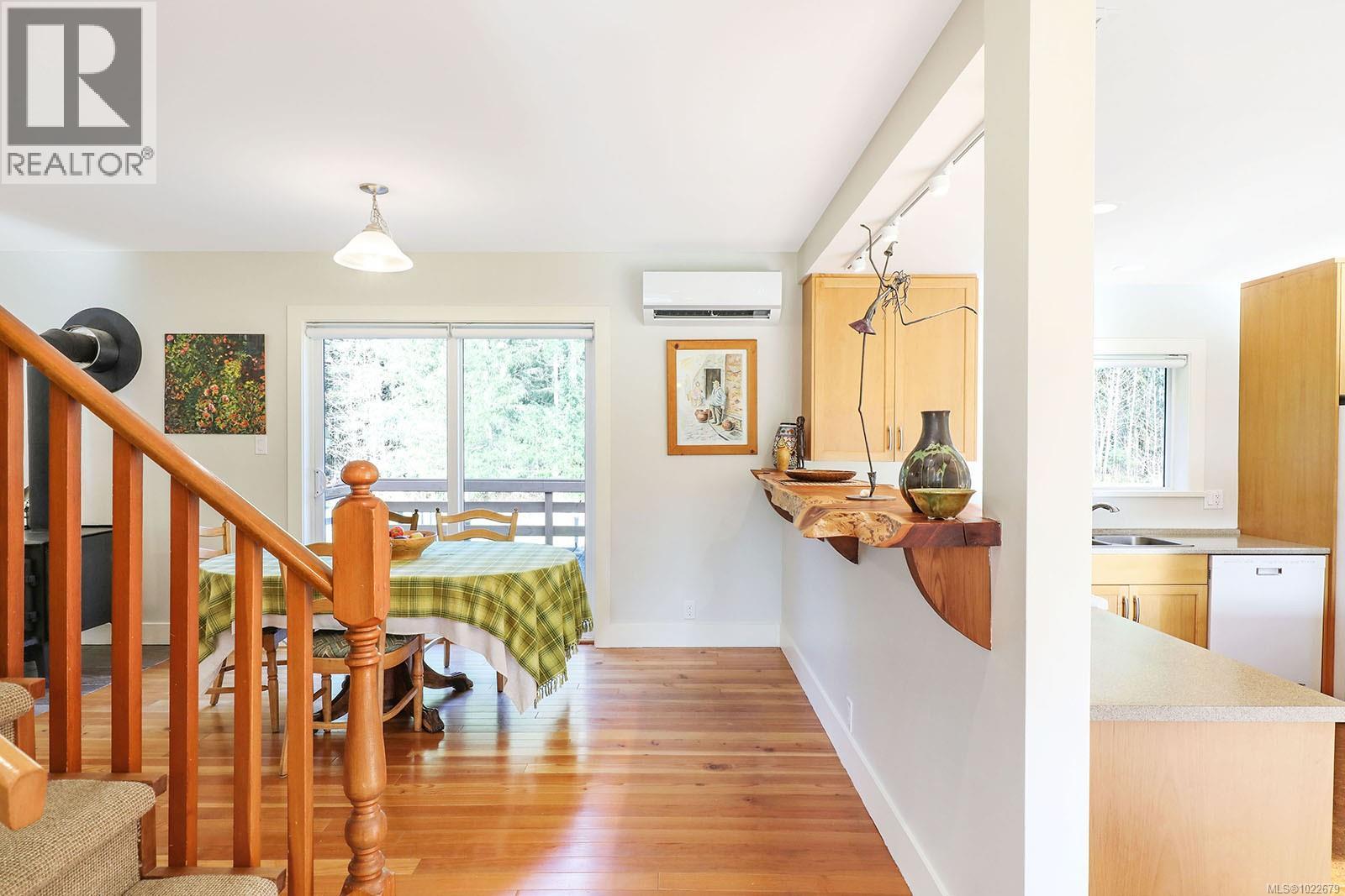 7792 Island Hwy N, Black Creek