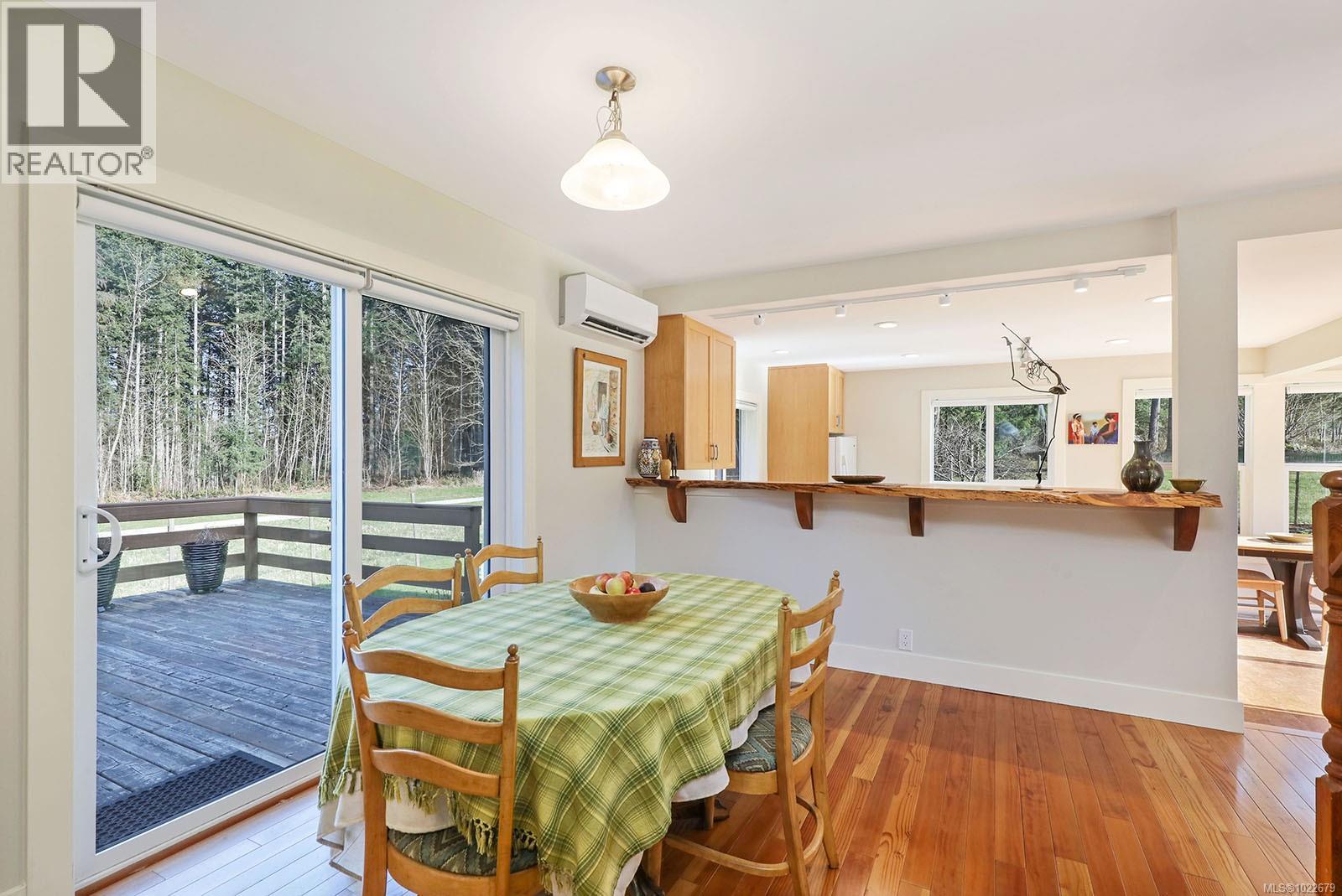 7792 Island Hwy N, Black Creek