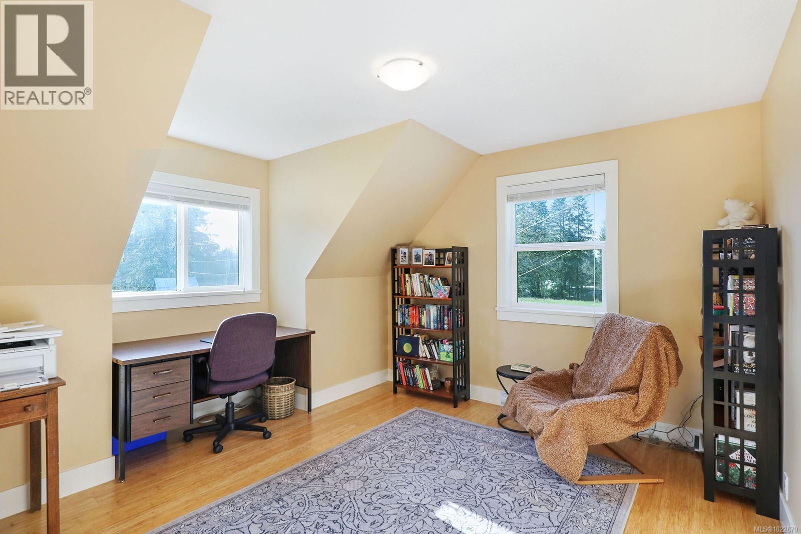 7792 Island Hwy N, Black Creek