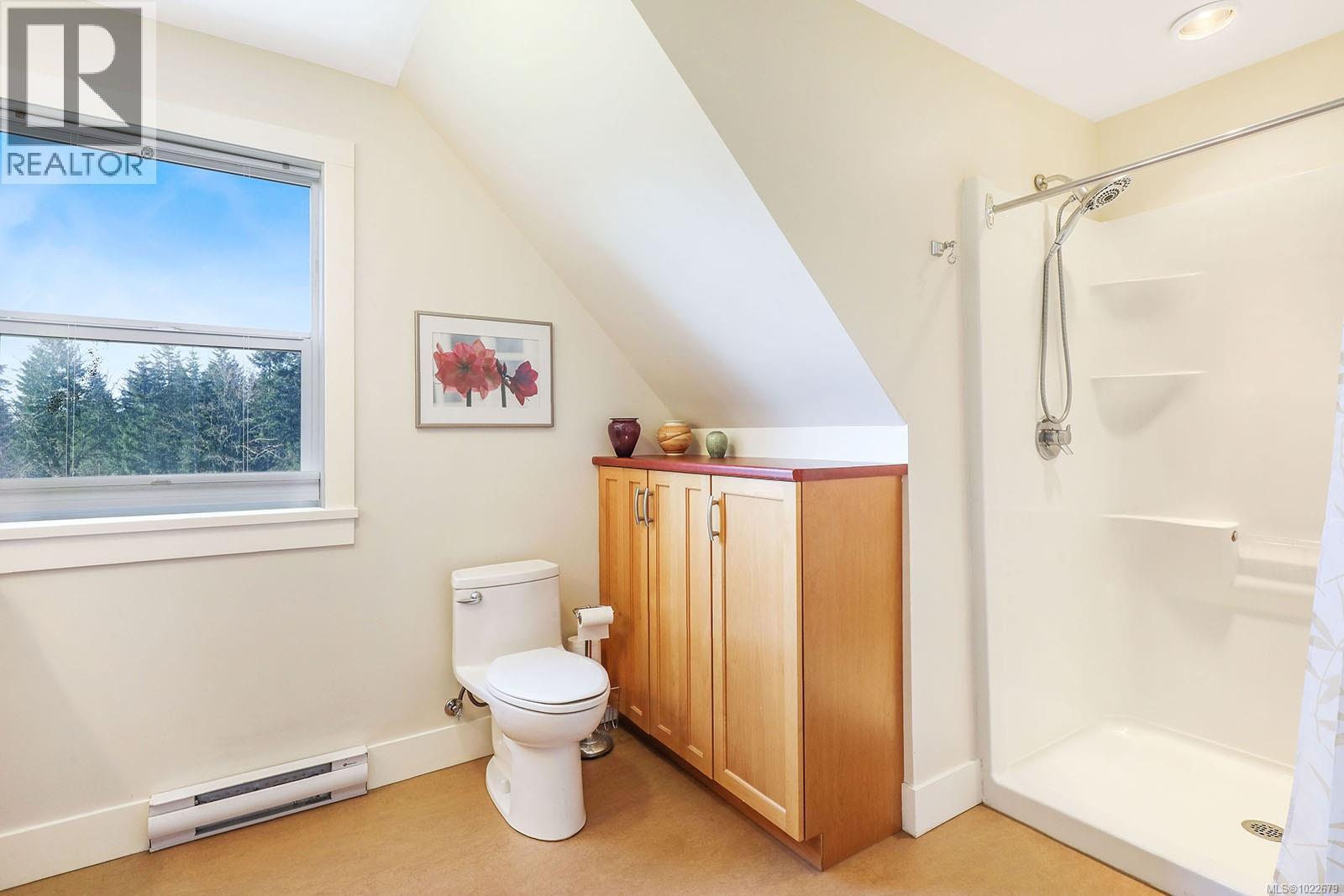 7792 Island Hwy N, Black Creek