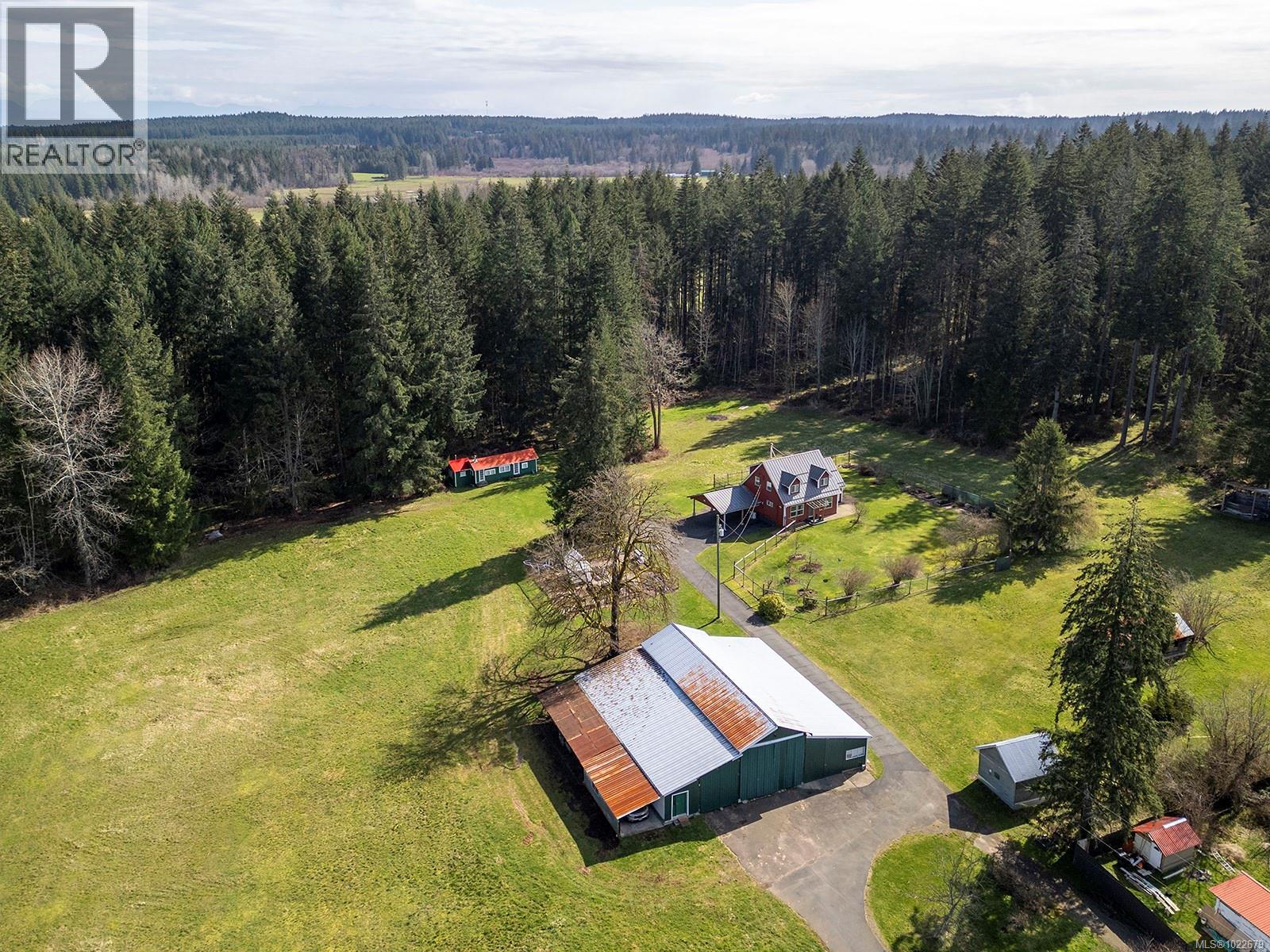 7792 Island Hwy N, Black Creek