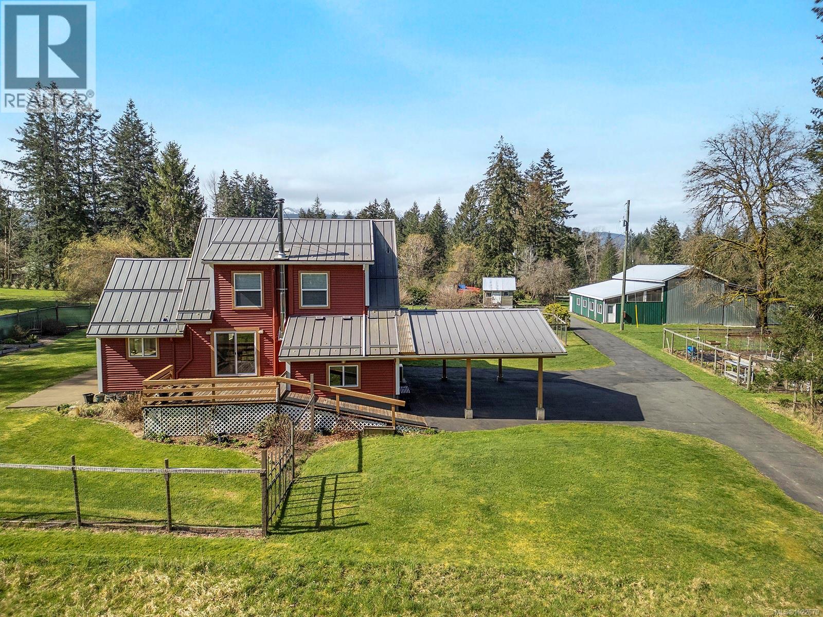 7792 Island Hwy N, Black Creek