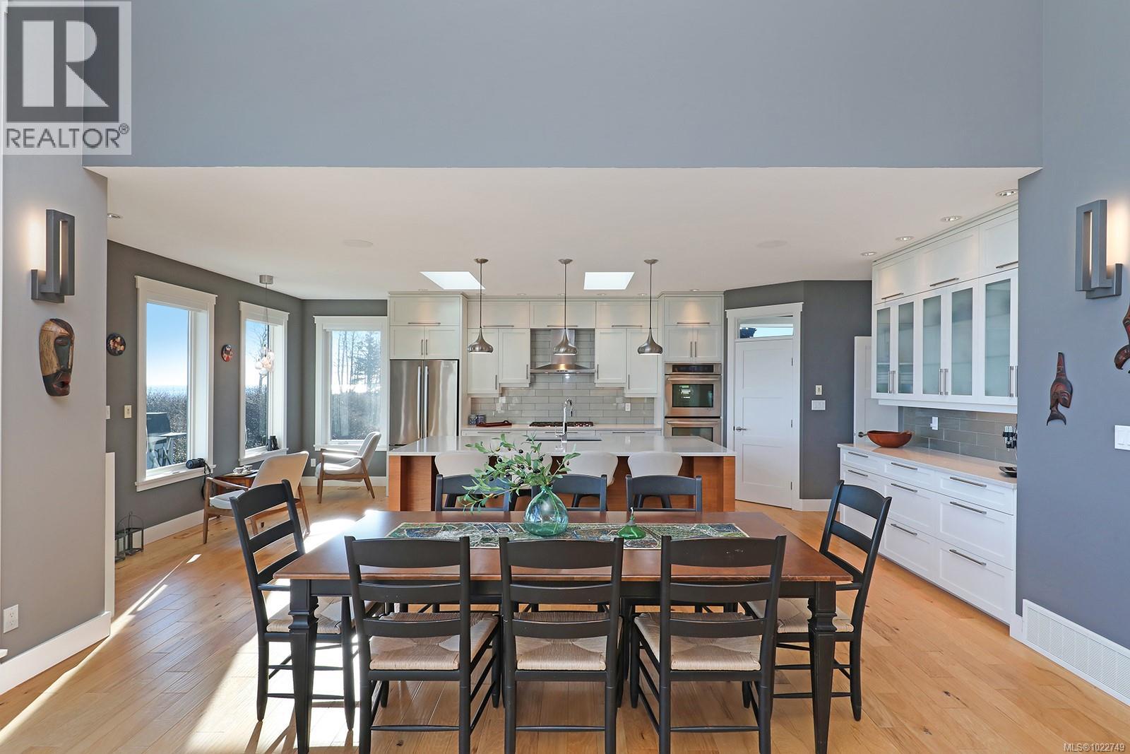 300 Connemara Rd, Comox