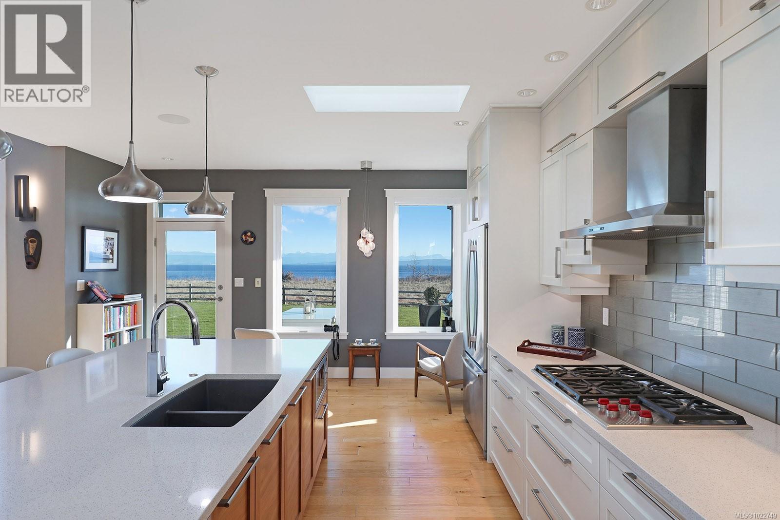 300 Connemara Rd, Comox