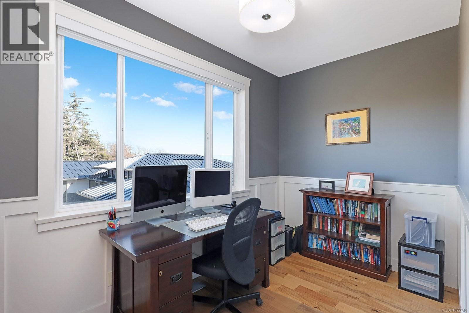 300 Connemara Rd, Comox