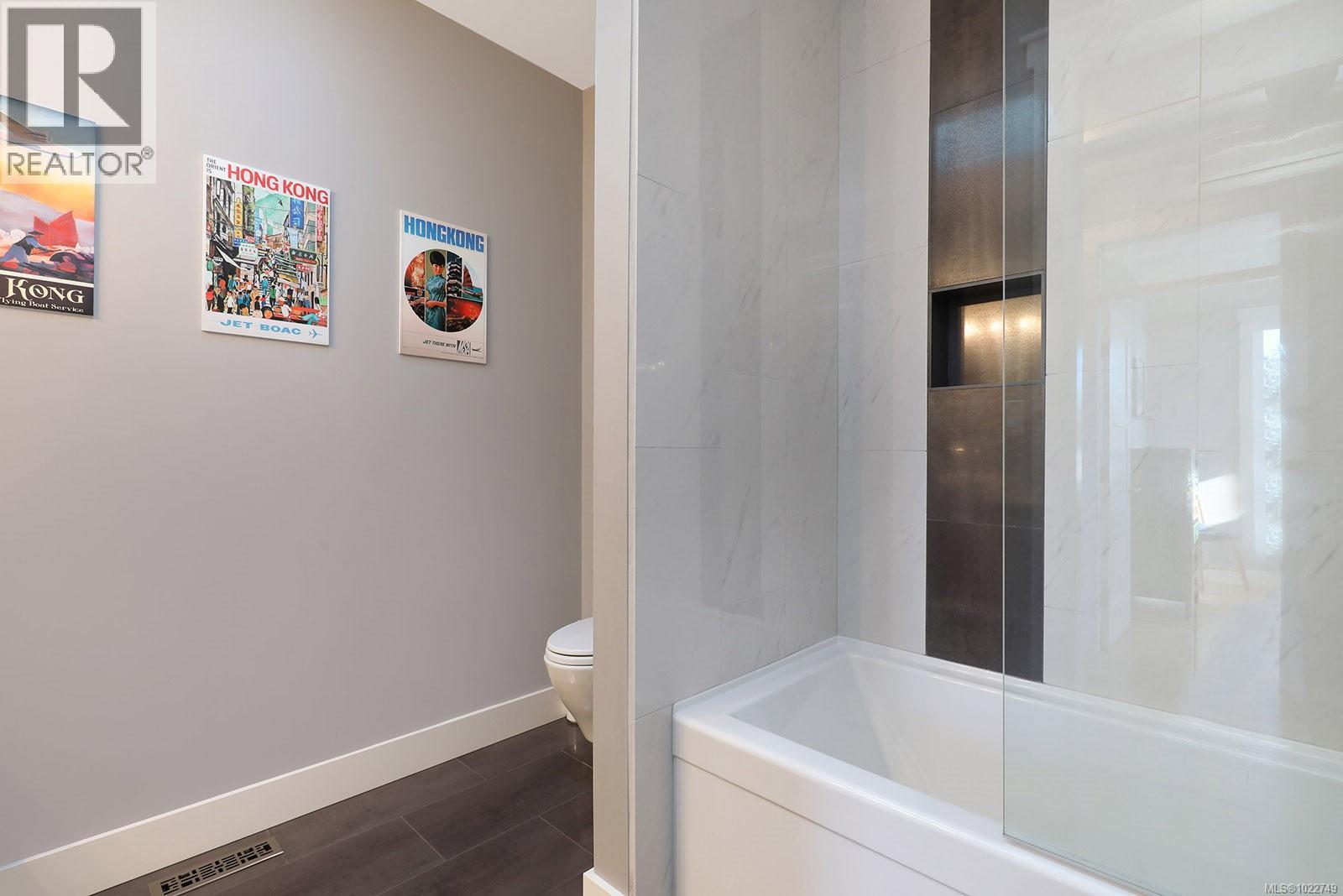 300 Connemara Rd, Comox