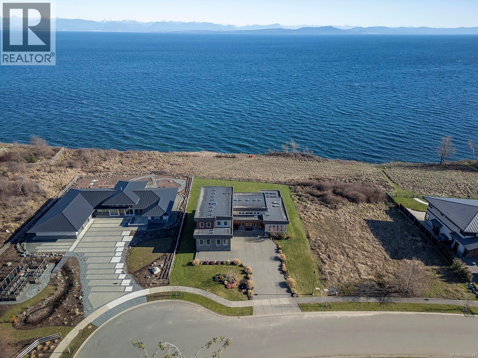 300 Connemara Rd, Comox