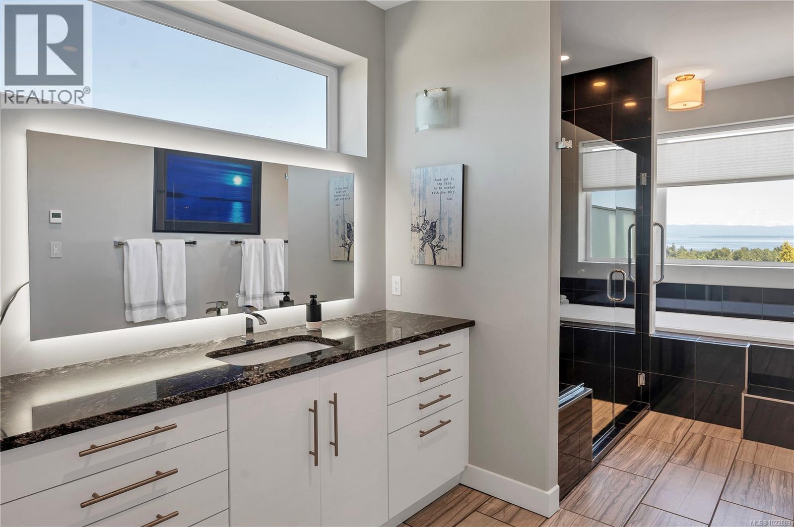 2661 Sunderland Rd, Campbell River