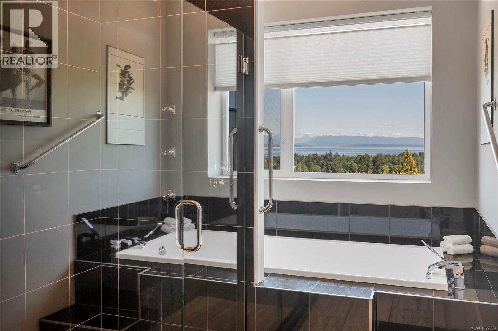 2661 Sunderland Rd, Campbell River