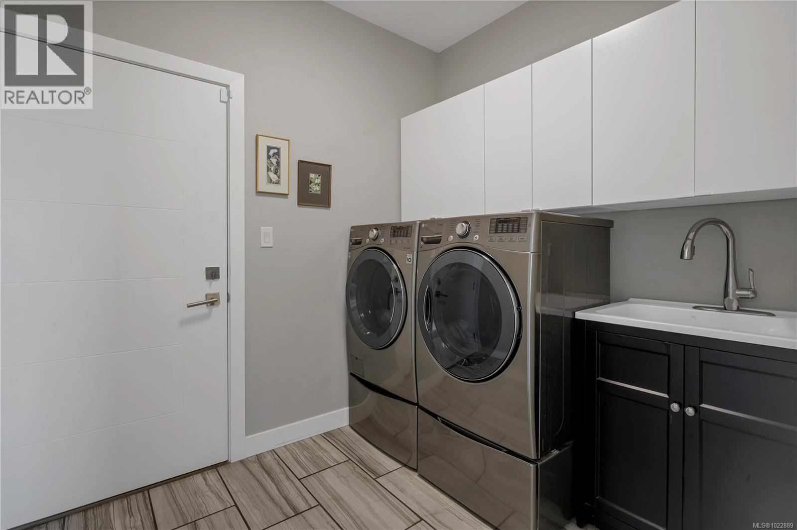 2661 Sunderland Rd, Campbell River