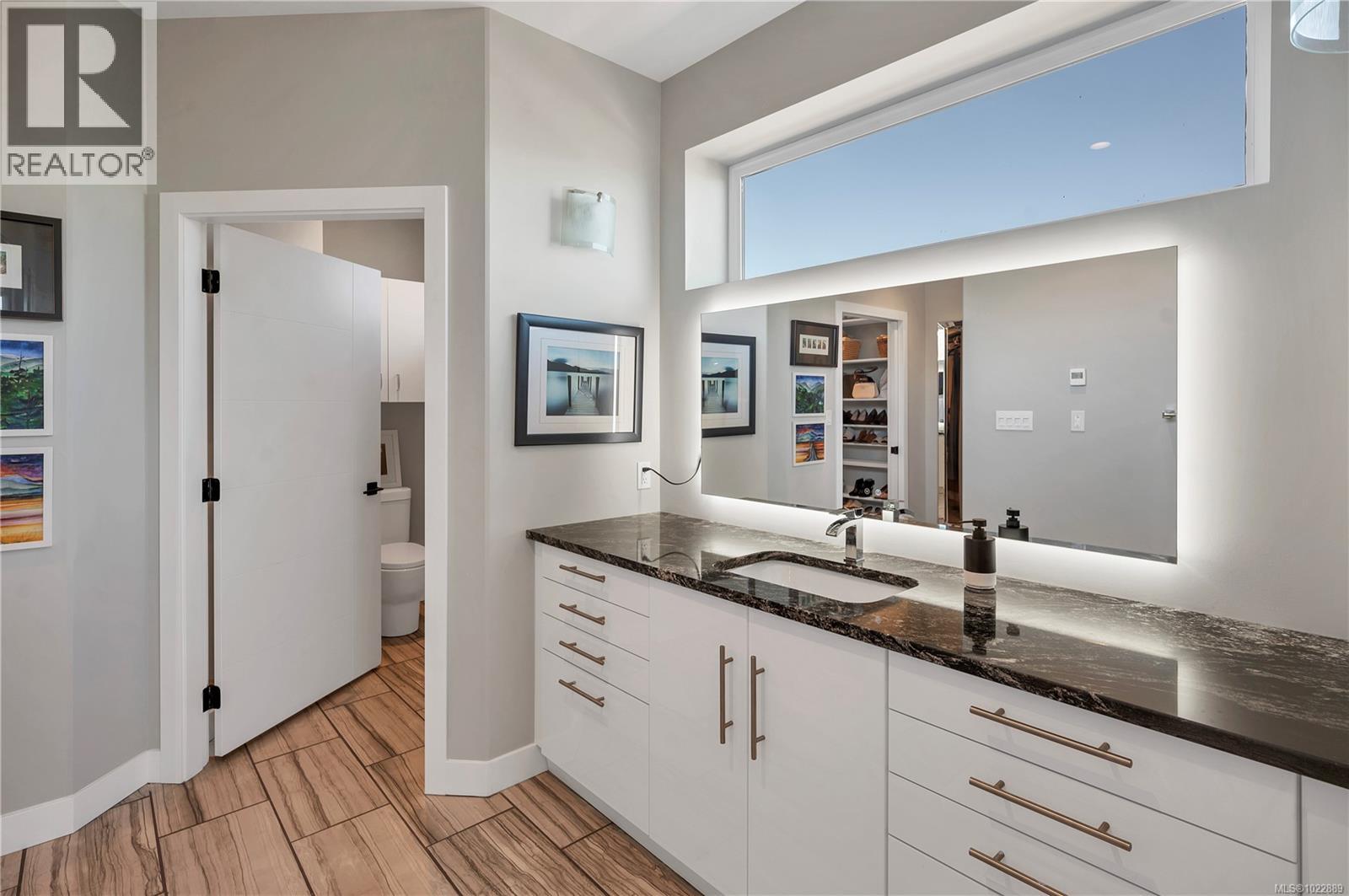 2661 Sunderland Rd, Campbell River