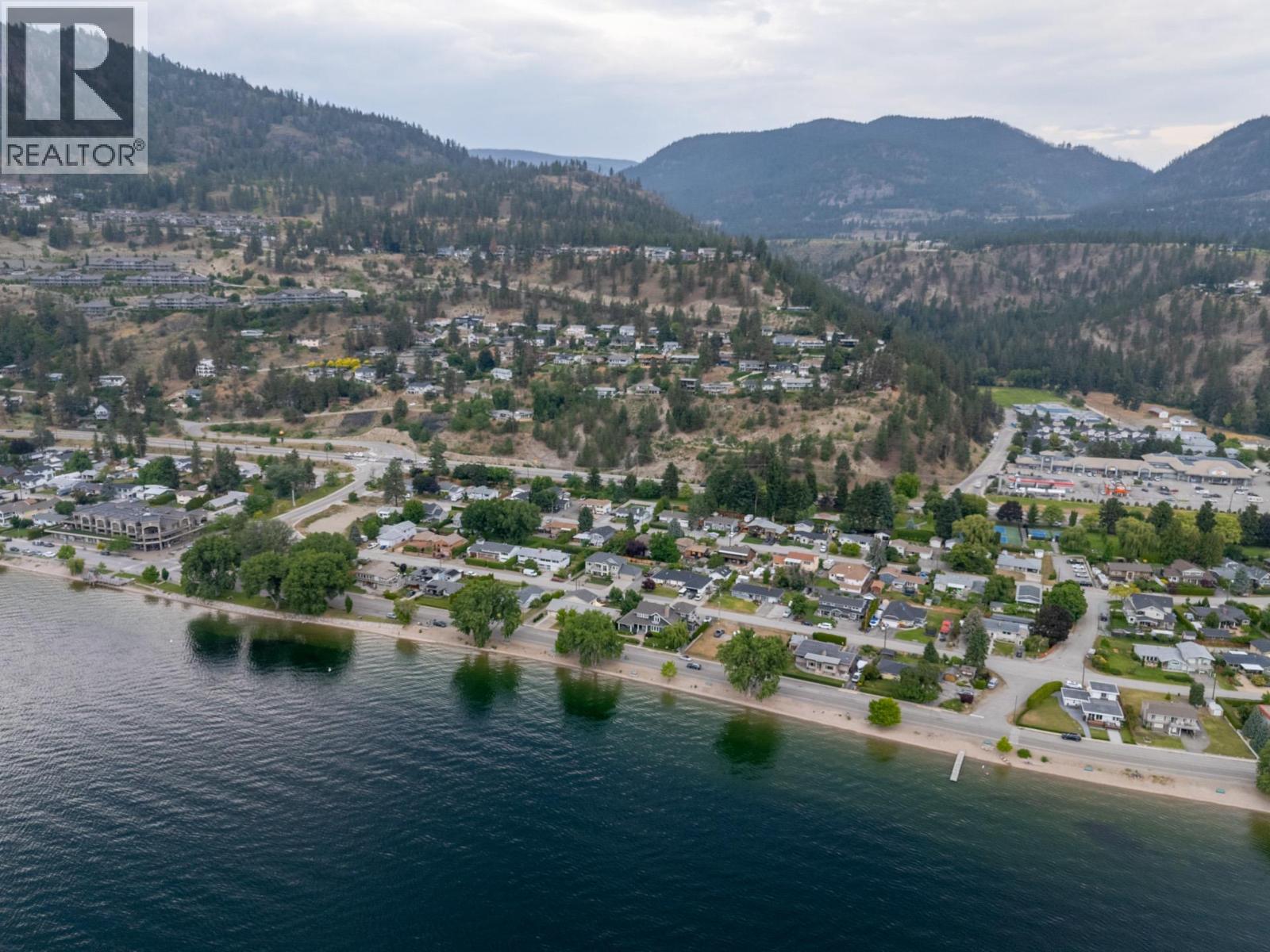  4032A Lake Avenue, Peachland