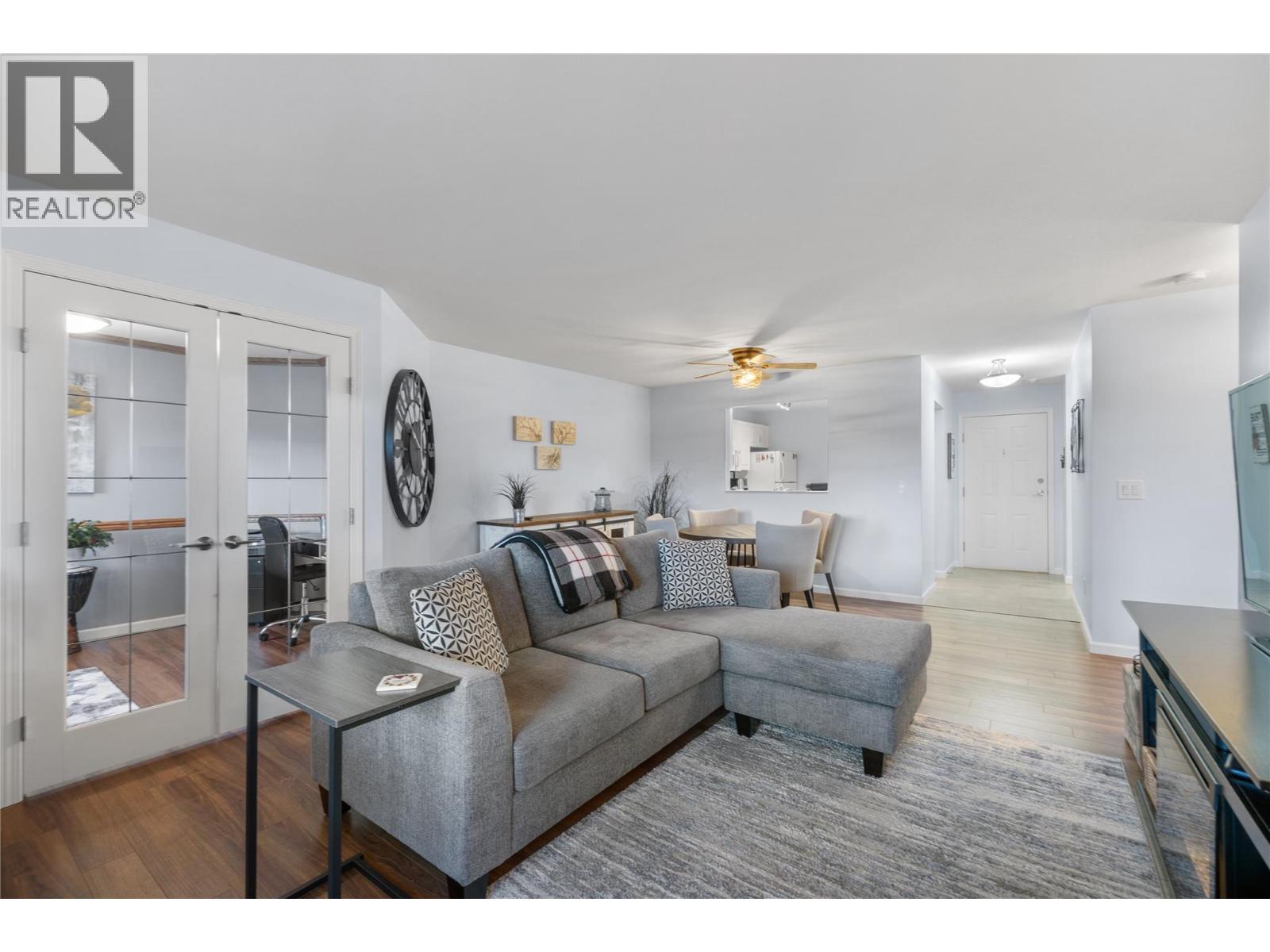 212 980 Glenwood Avenue, Kelowna