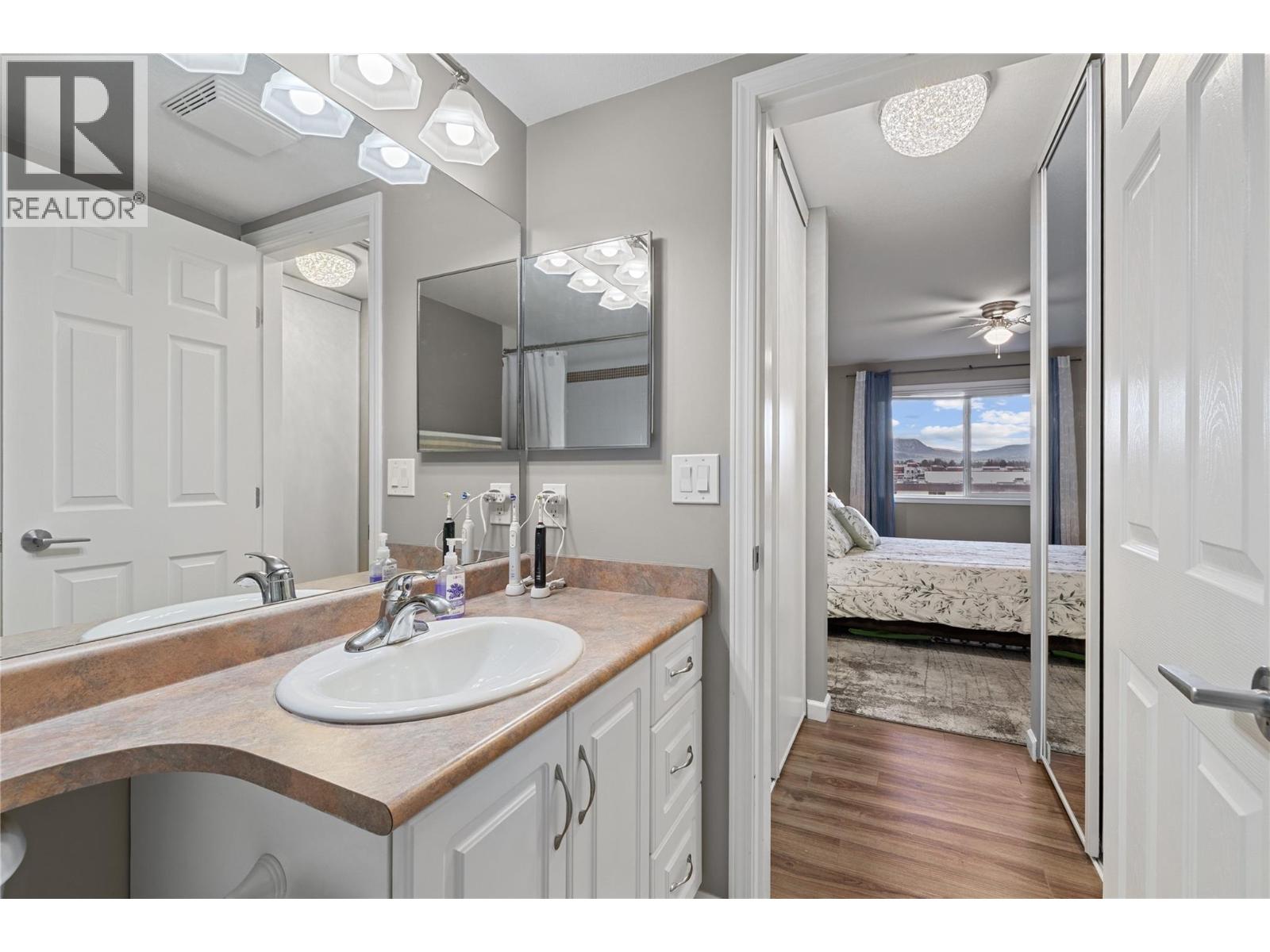 212 980 Glenwood Avenue, Kelowna