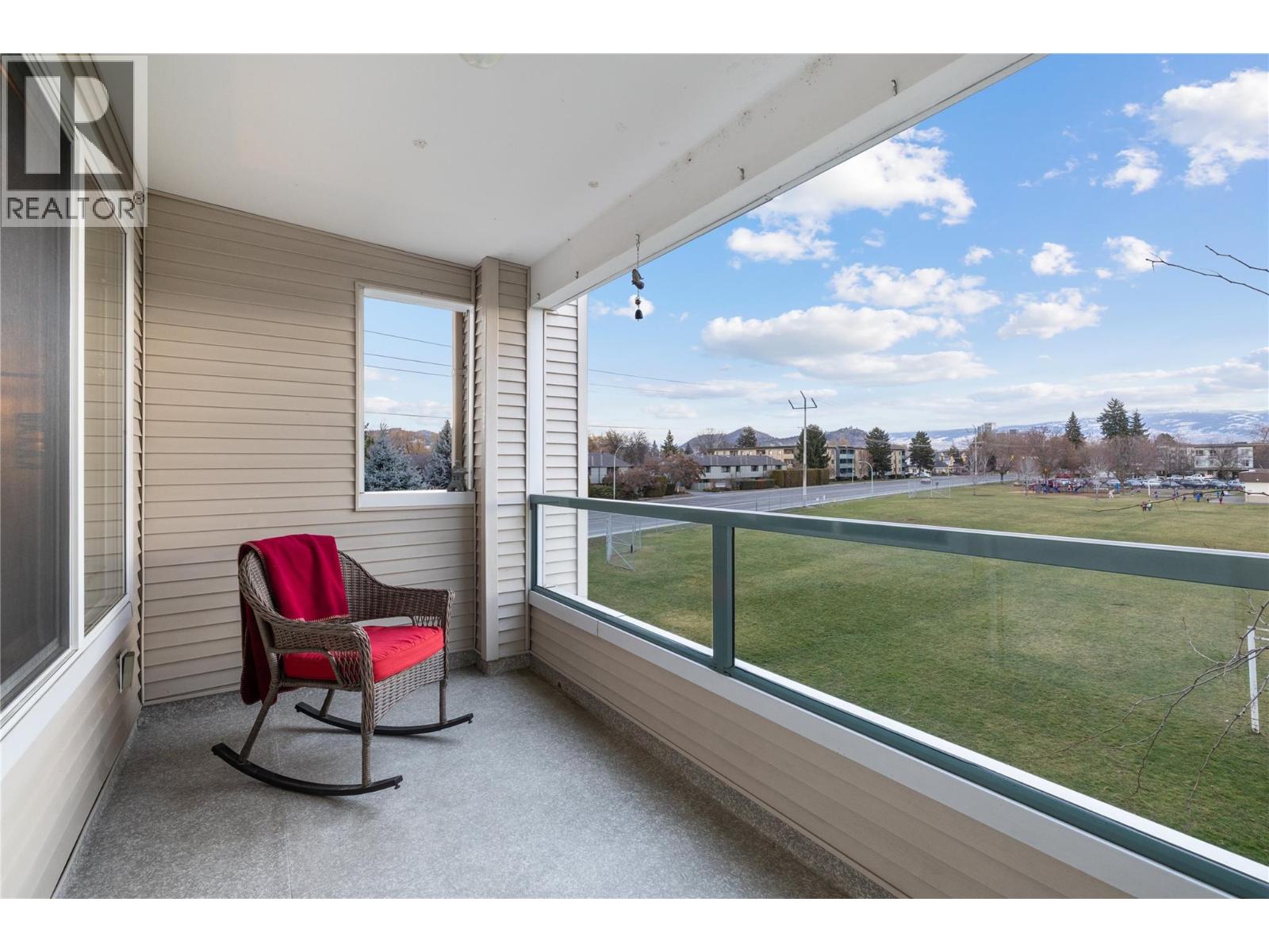 212 980 Glenwood Avenue, Kelowna