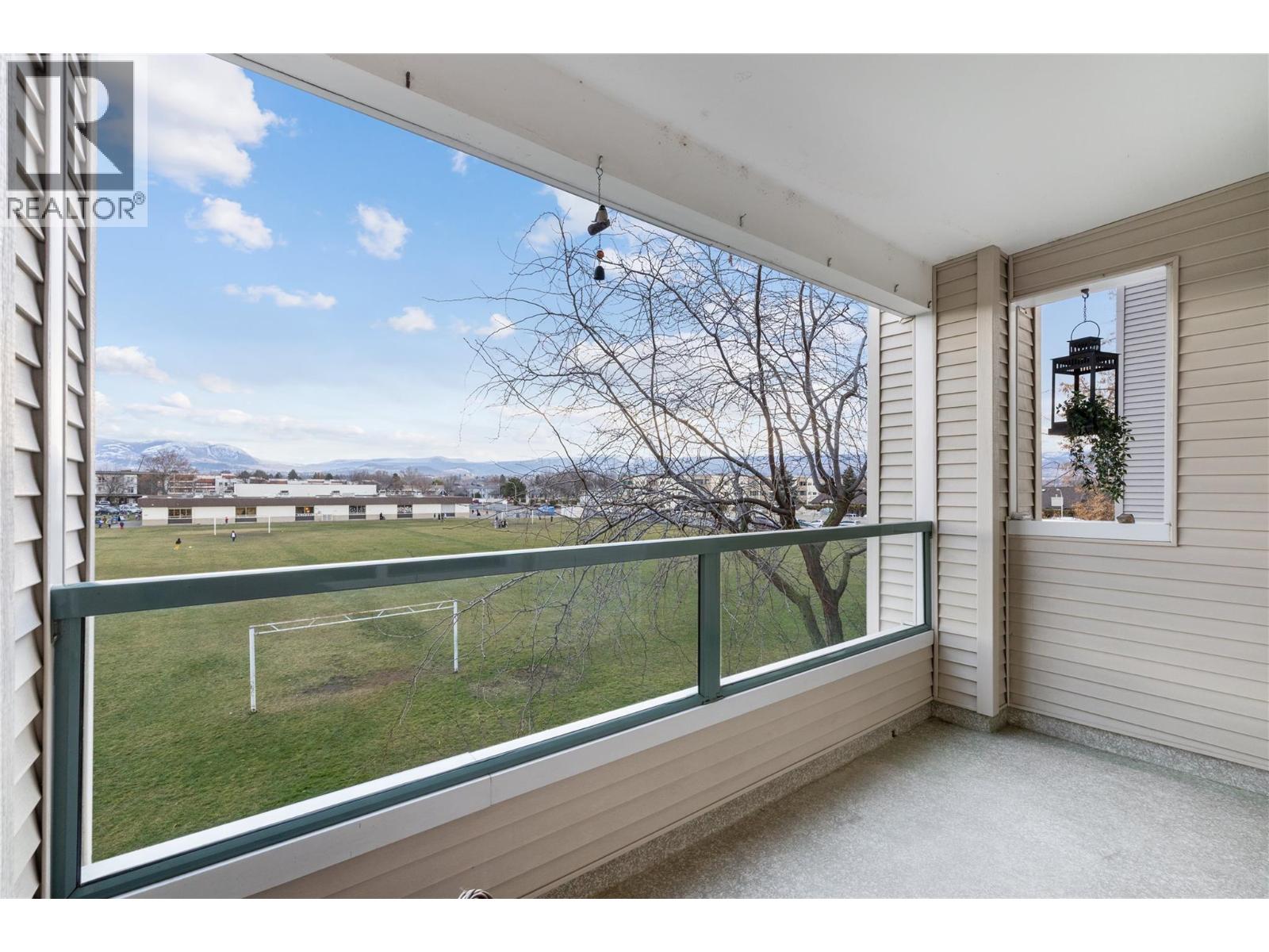 212 980 Glenwood Avenue, Kelowna