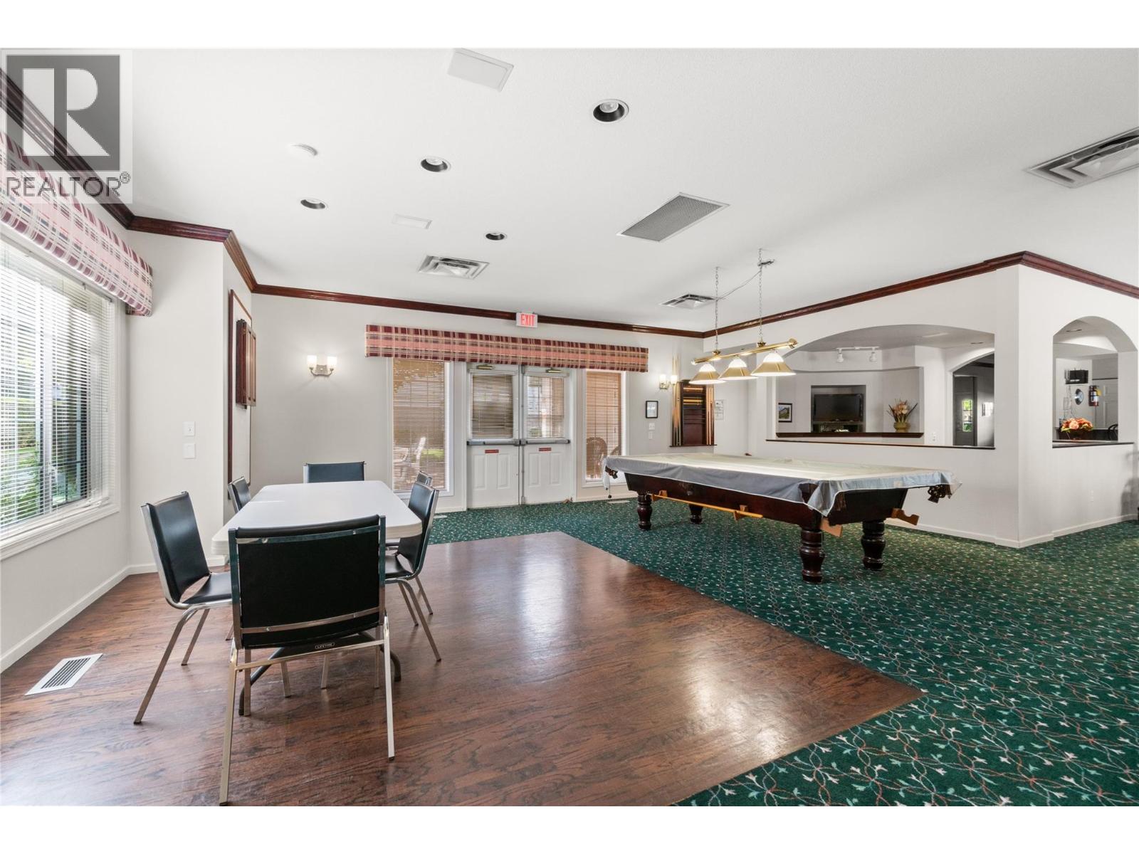 212 980 Glenwood Avenue, Kelowna