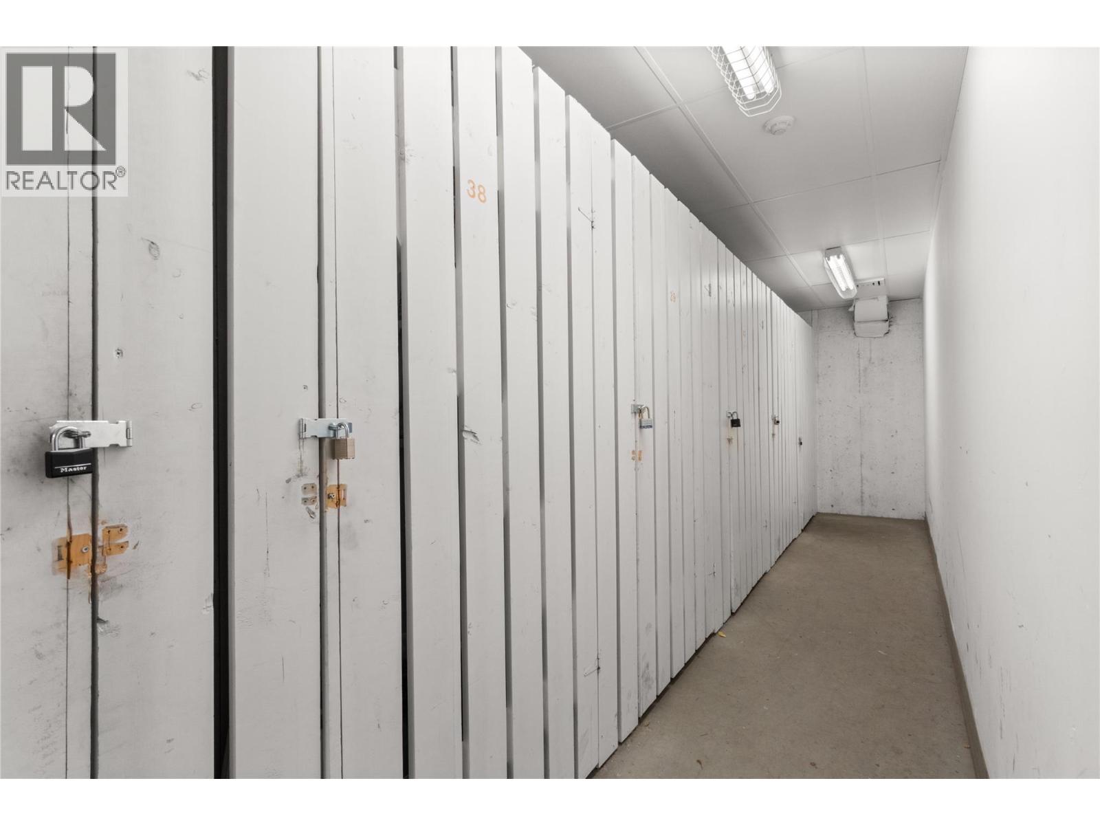 212 980 Glenwood Avenue, Kelowna