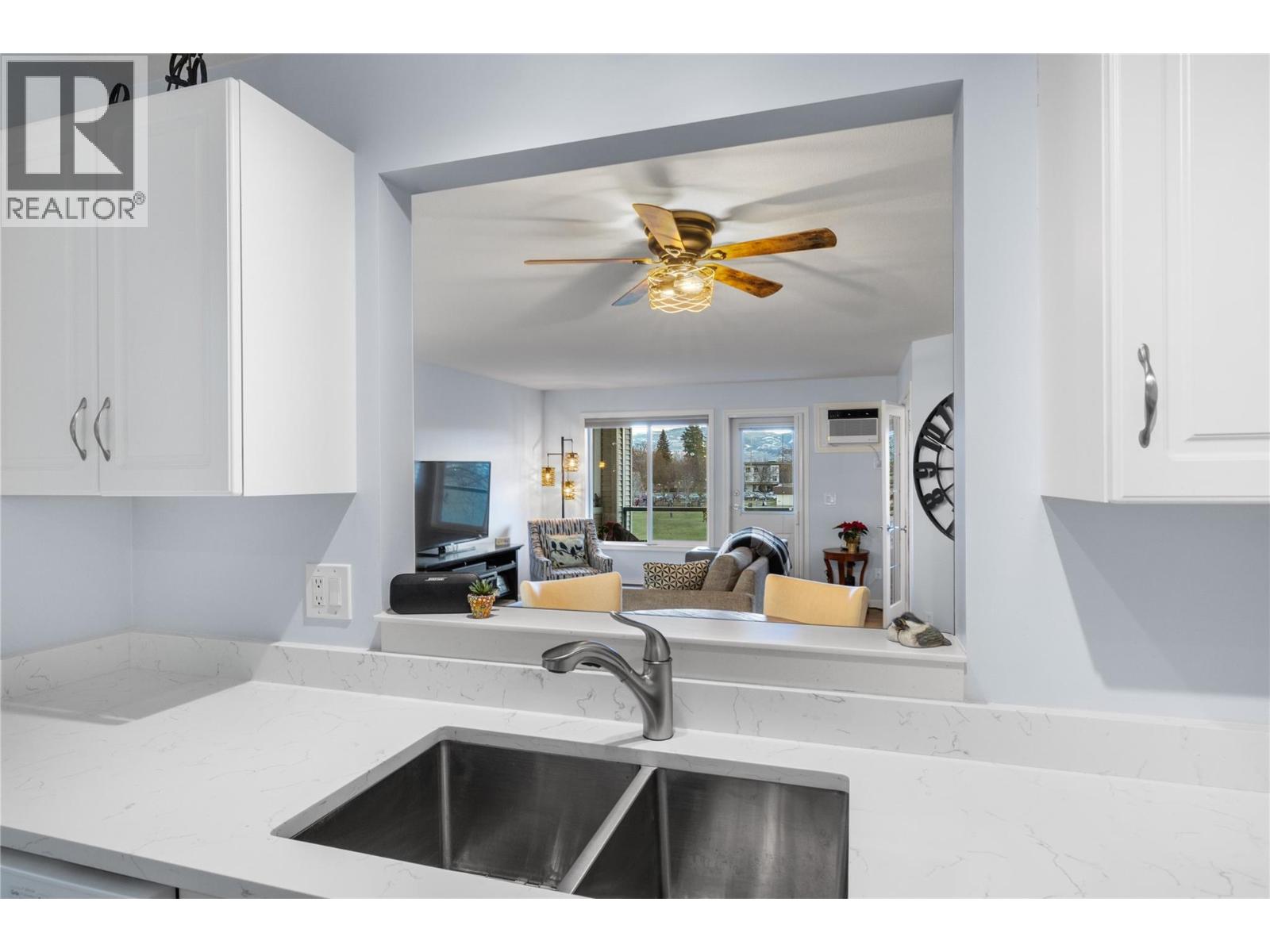 212 980 Glenwood Avenue, Kelowna