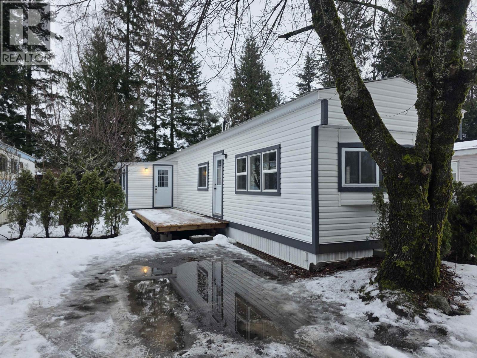 7 4625 GRAHAM AVENUE, Terrace