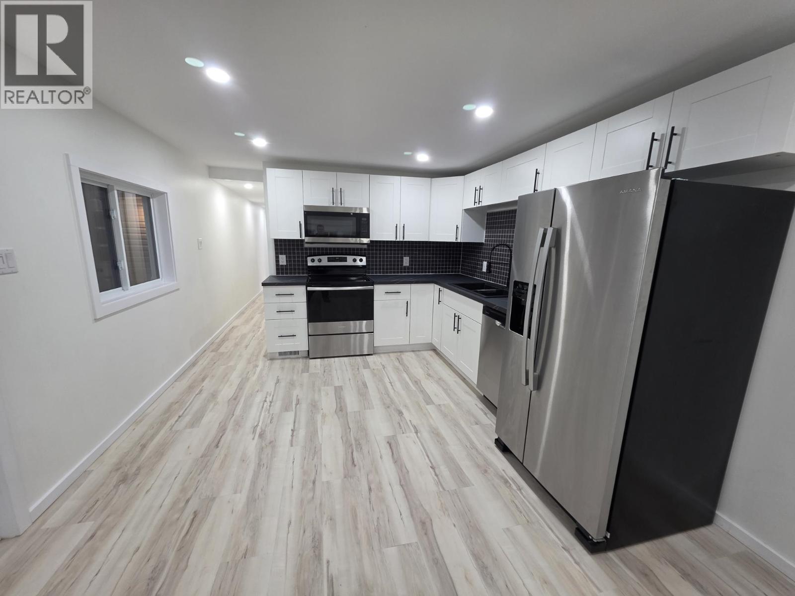 7 4625 GRAHAM AVENUE, Terrace