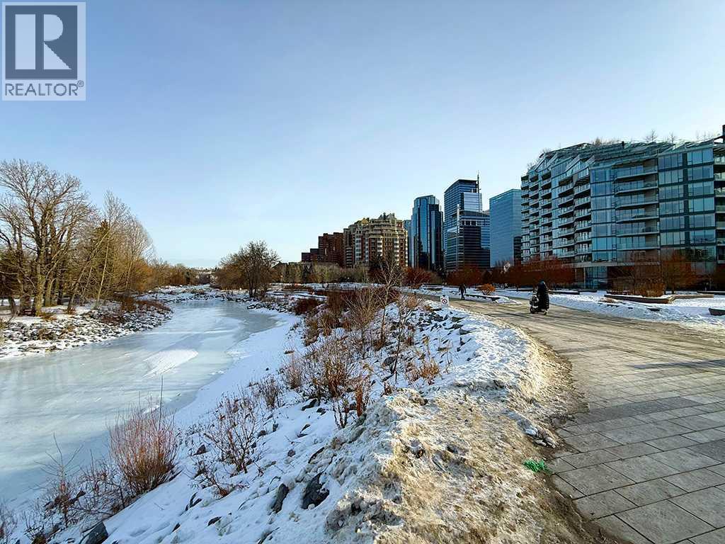 Single Family House Multi-level for Sale in    Avenue SW Downtown Commercial Core Calgary 