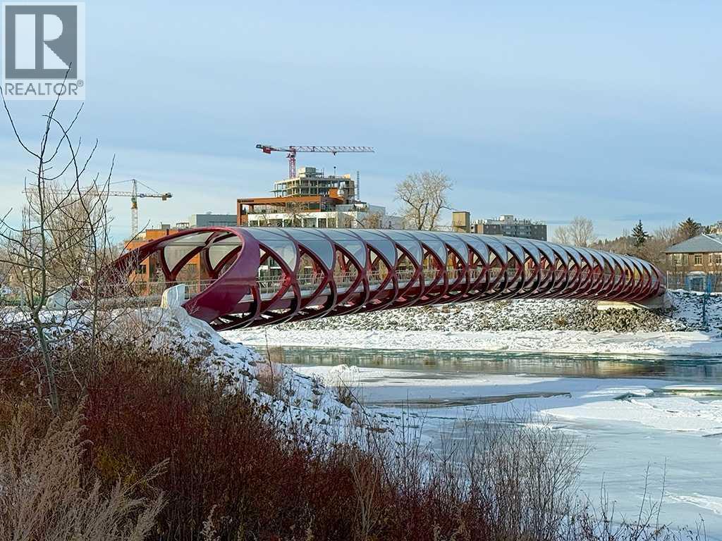 Single Family House Multi-level for Sale in    Avenue SW Downtown Commercial Core Calgary 