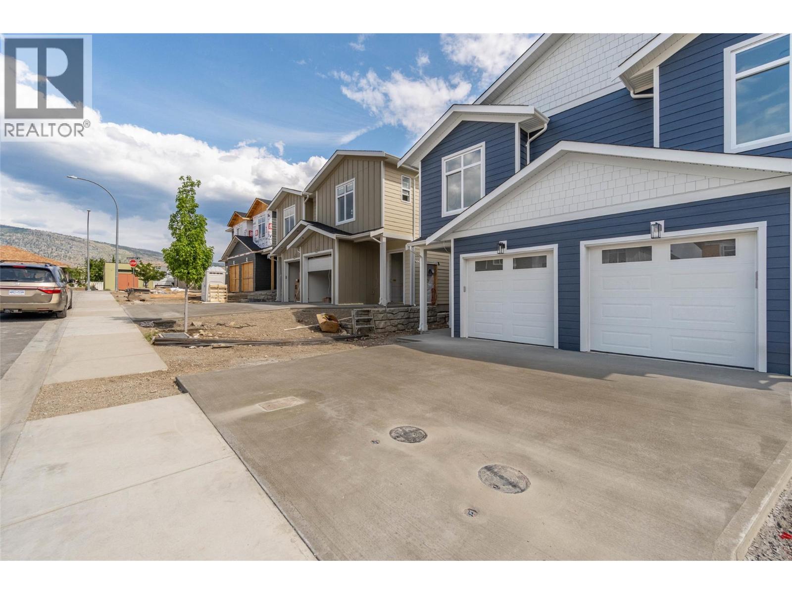 381 Chardonnay Avenue, Oliver