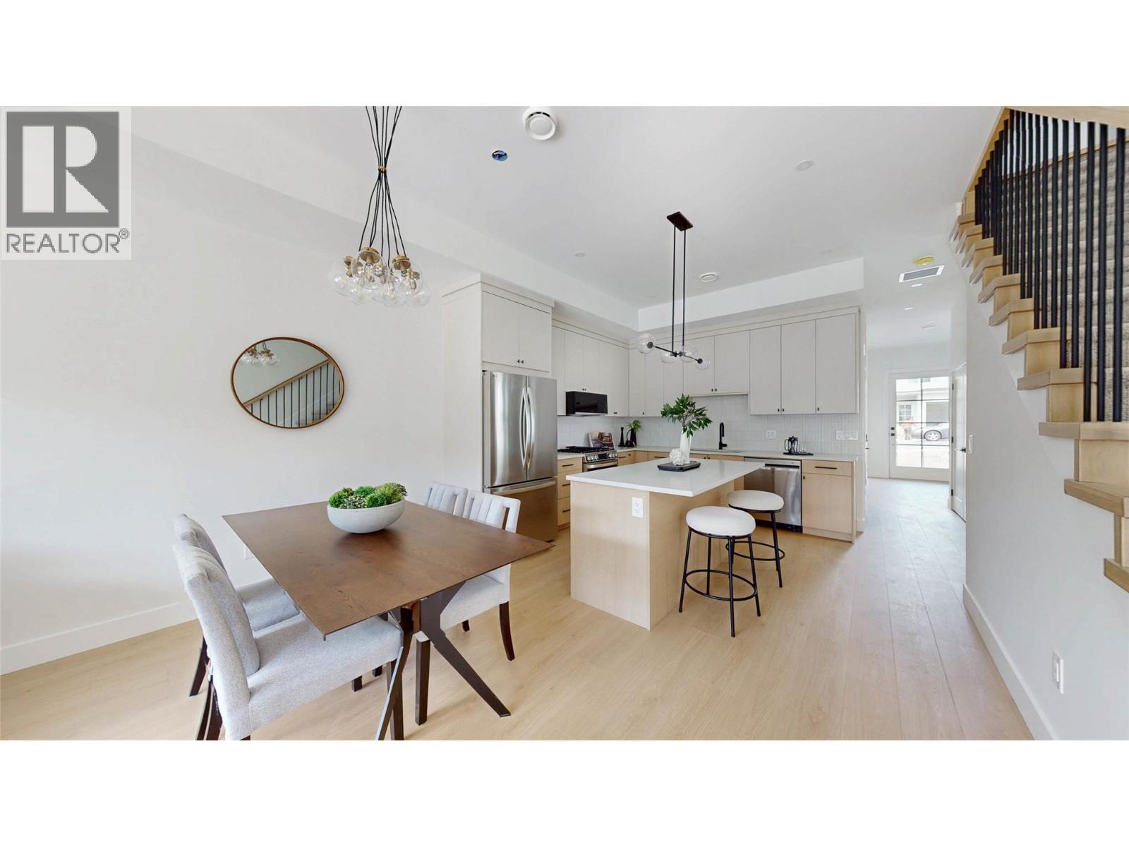 381 Chardonnay Avenue, Oliver