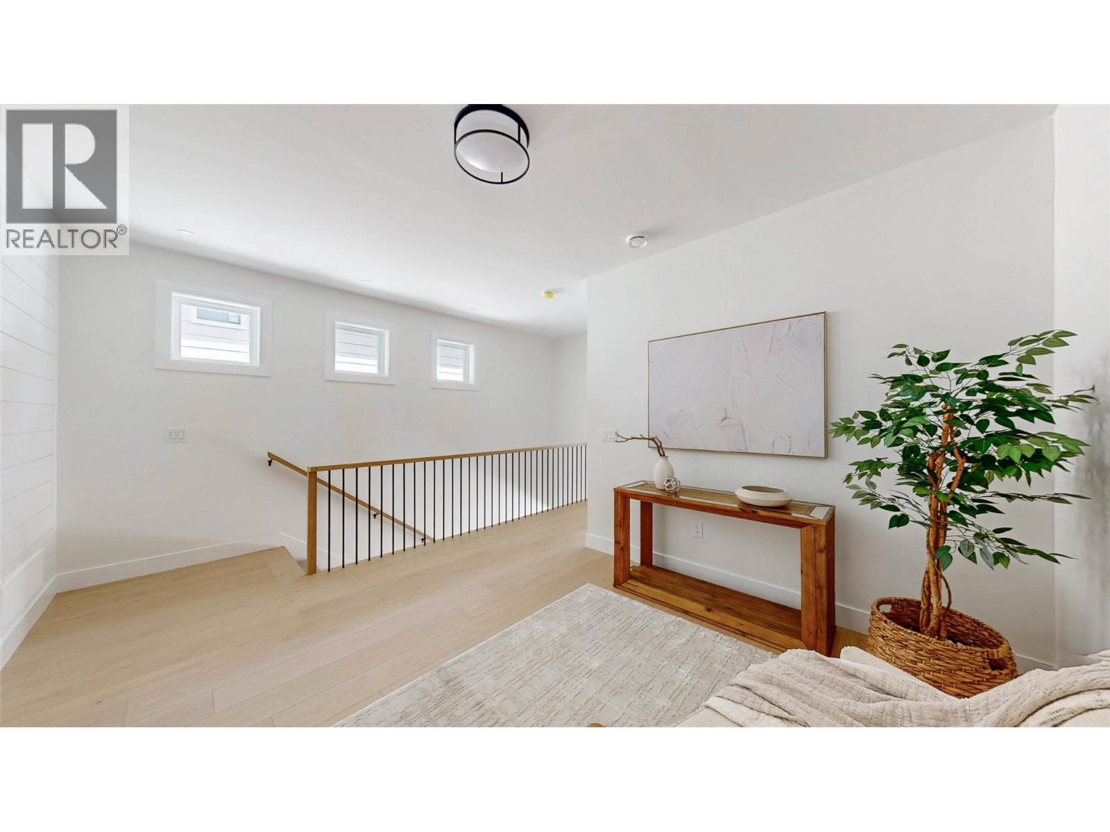 381 Chardonnay Avenue, Oliver